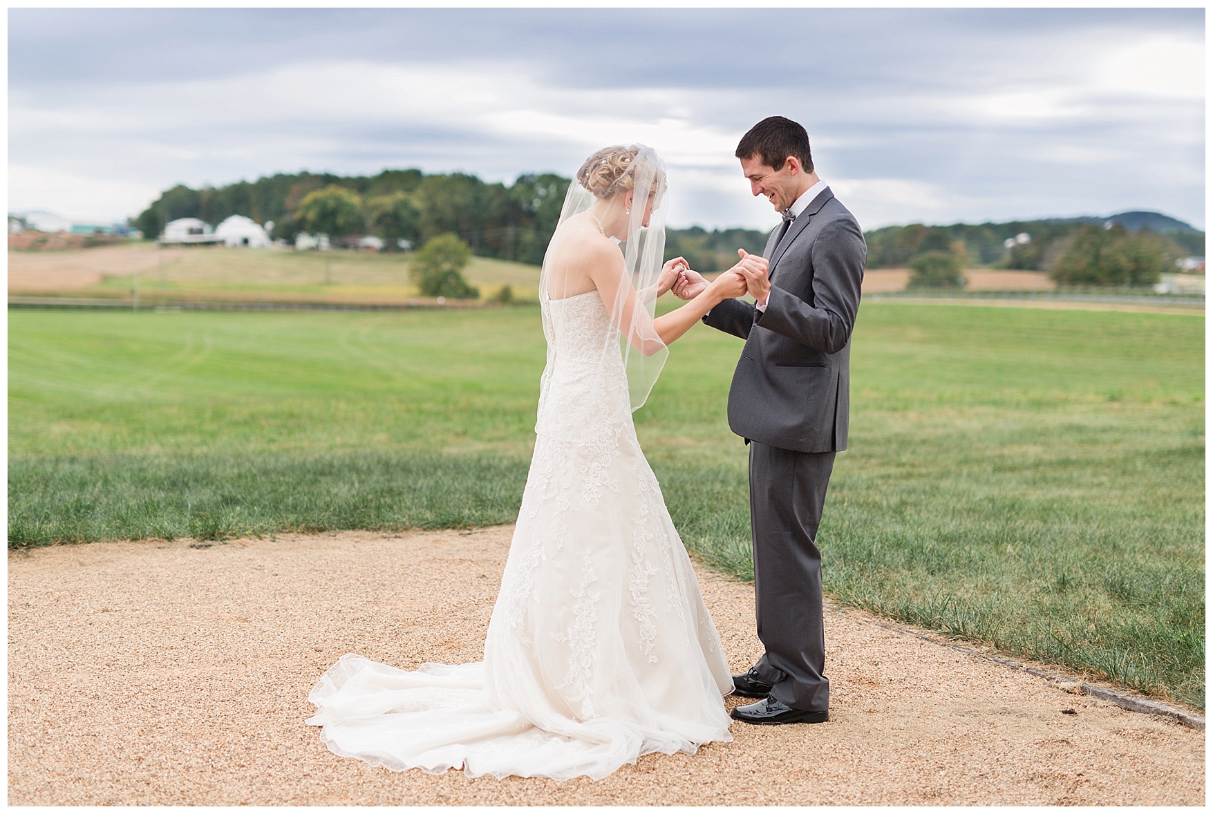 Early Mountain Vineyard Wedding || Charlottesville VA Wedding Photographer || www.ashleyeiban.com