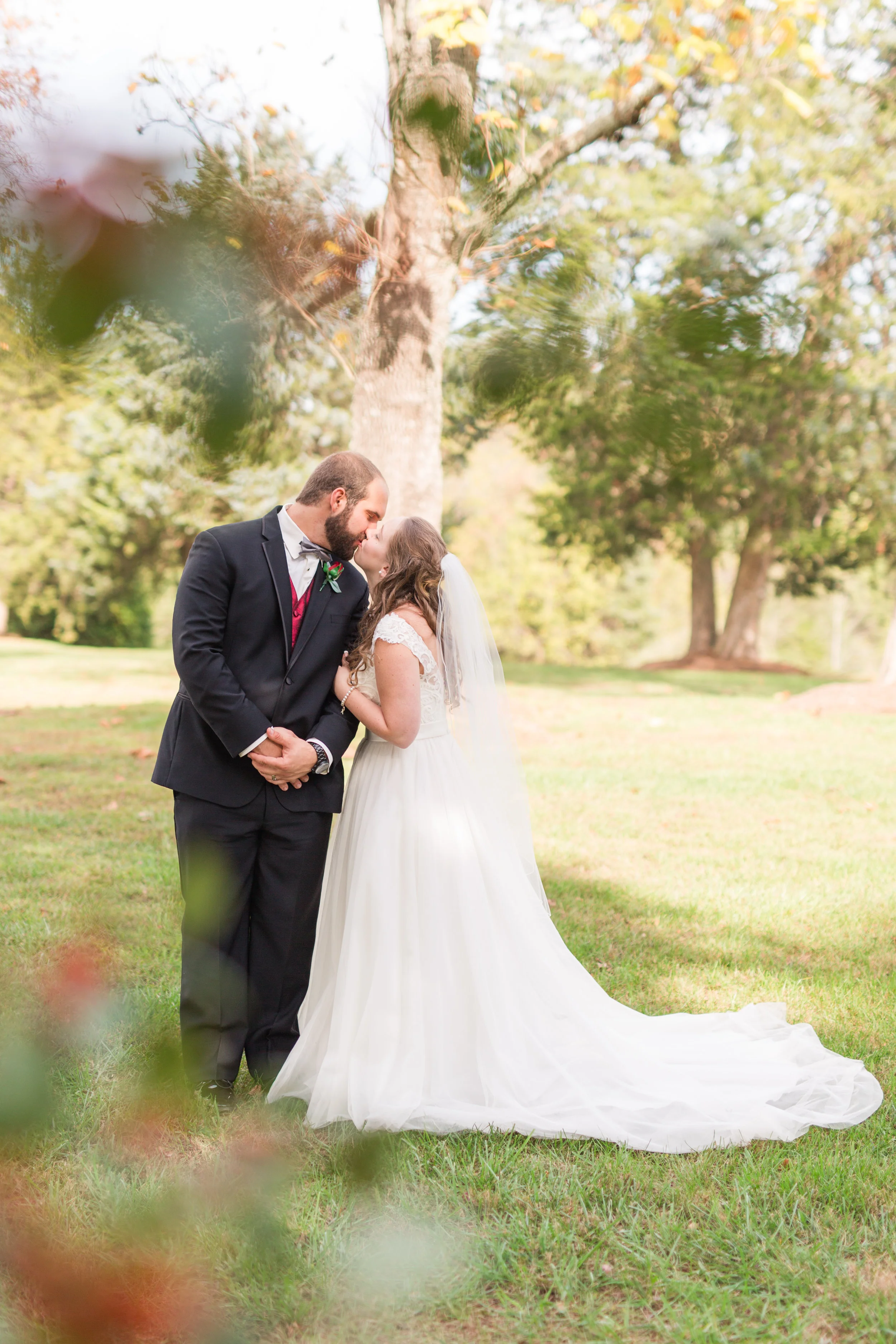 Lynchburg Virginia Wedding Photographer || The Trivium Estate Wedding || www.ashleyeiban.com