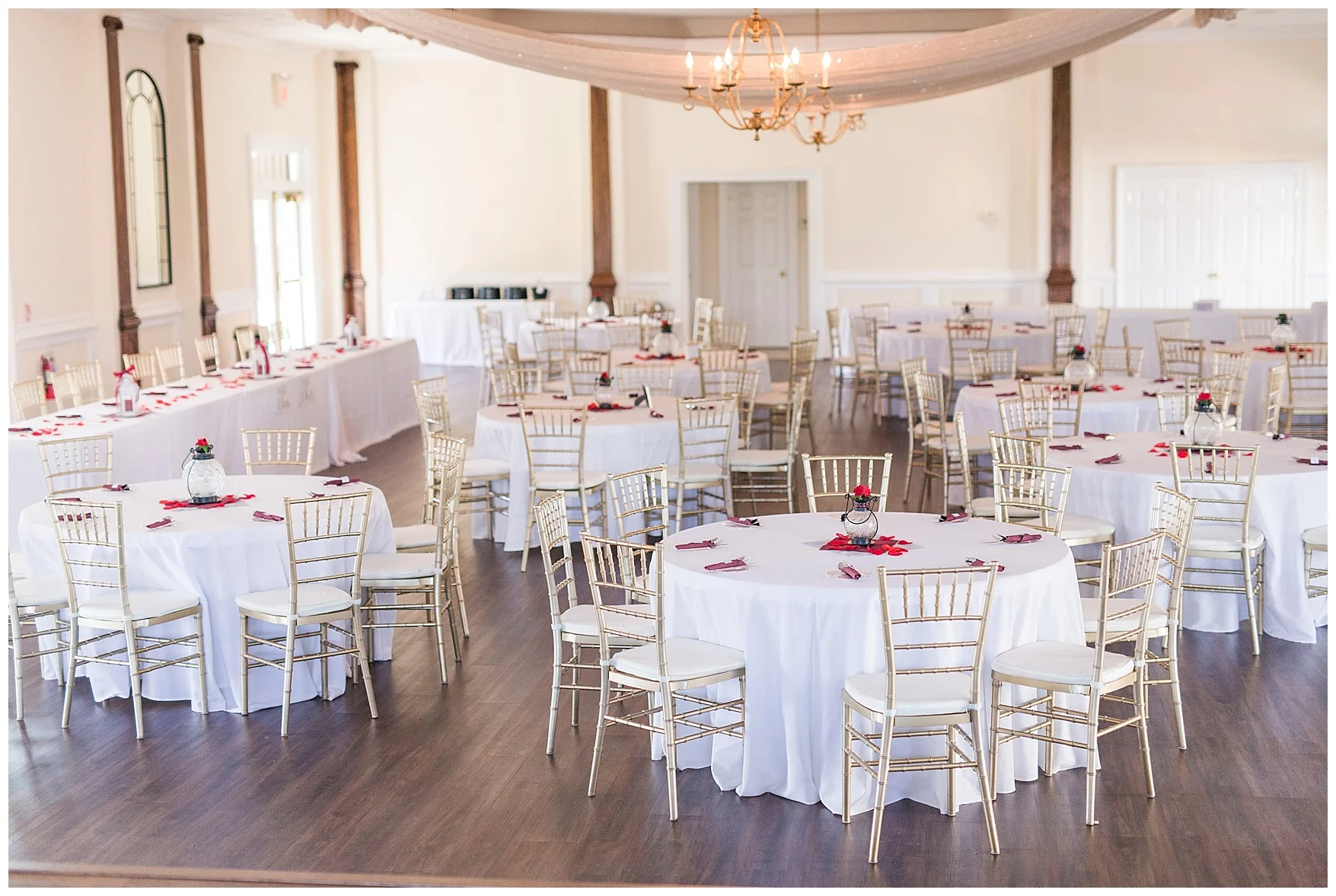 Lynchburg and Charlottesville Wedding Photographer || Trivium Estate Wedding || www.ashleyeiban.com