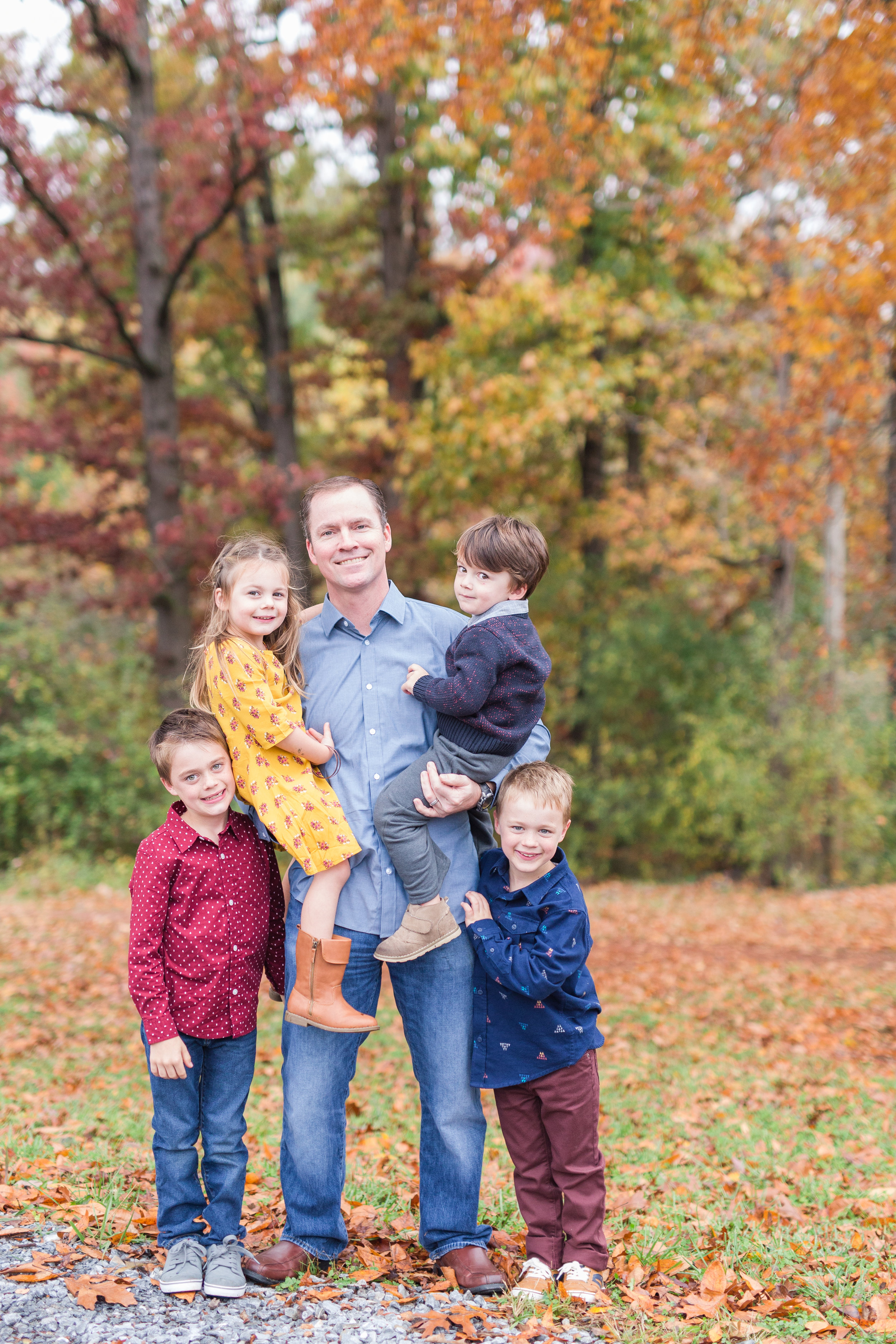 Lynchburg Family Photographer || Charlottesville and Lynchburg Wedding and Portrait Photographer || Fall Family Photos in Lynchburg 