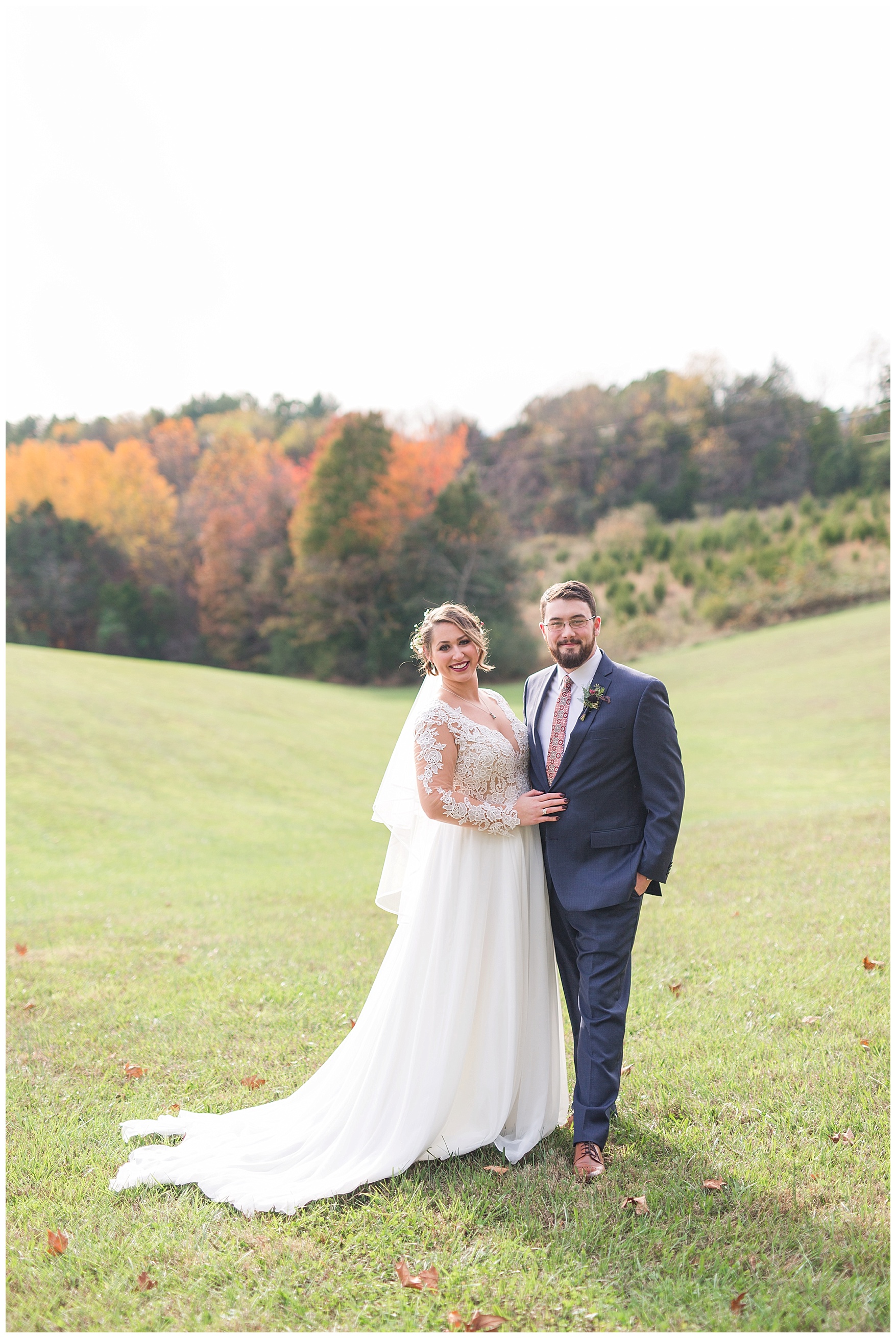 Lynchburg and Charlottesville Wedding Photographer || Fall Wedding at The Trivium Estate in Forest, Virginia || www.ashleyeiban.com