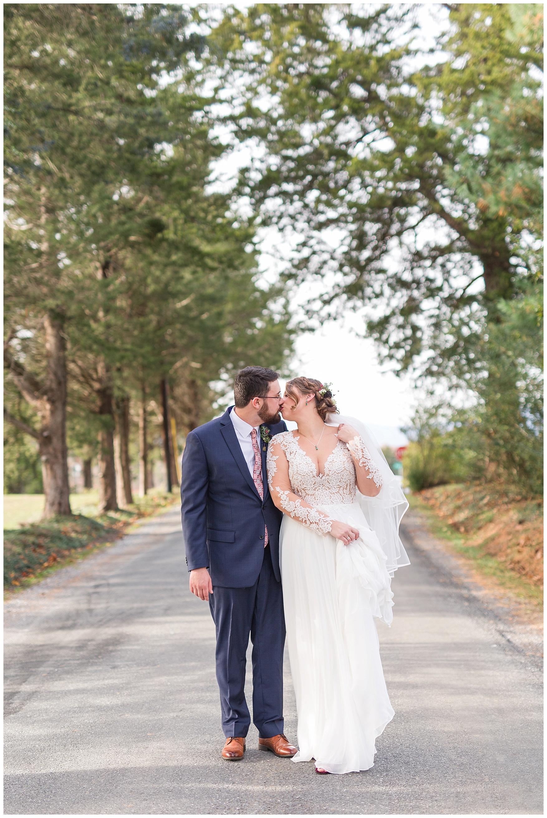 Lynchburg and Charlottesville Wedding Photographer || Fall Wedding at The Trivium Estate in Forest, Virginia || www.ashleyeiban.com