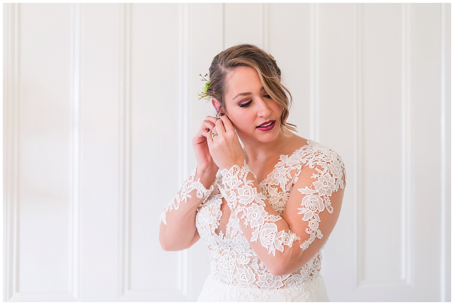 Lynchburg and Charlottesville Wedding Photographer || Fall Wedding at The Trivium Estate in Forest, Virginia || www.ashleyeiban.com