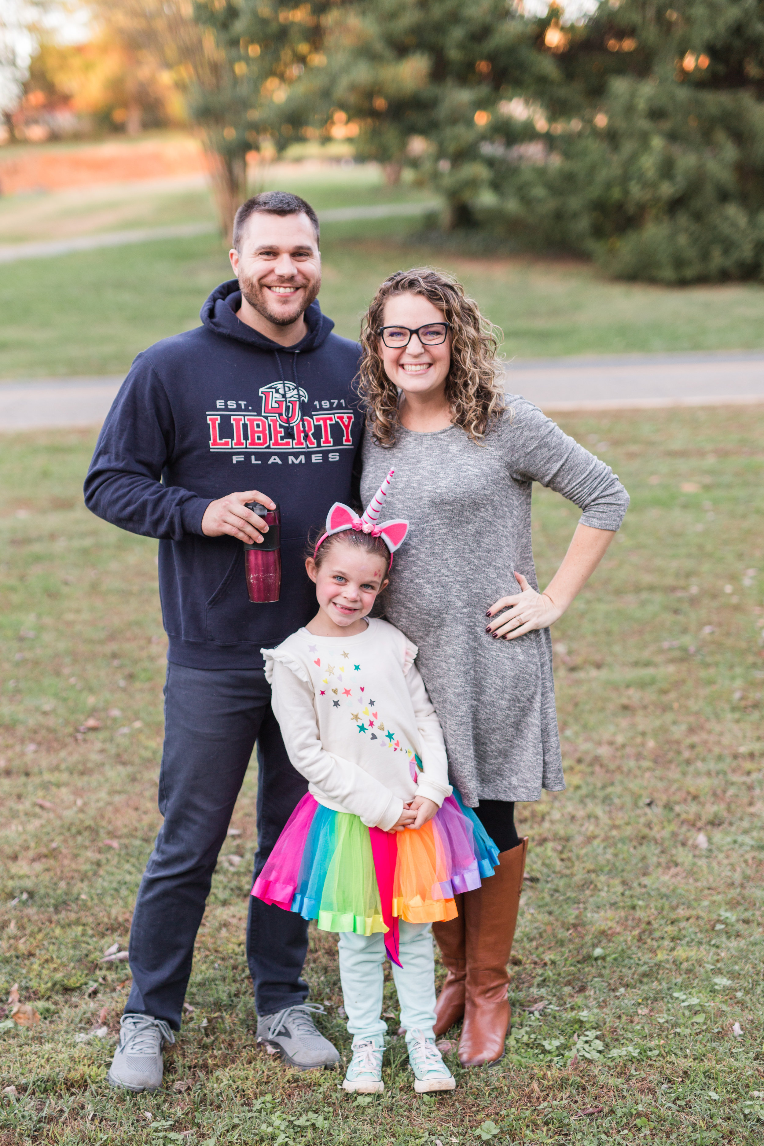 Lynchburg VA Family and Senior Photographer || Lynchburg and Charlottesville wedding photographer || www.ashleyeiban.com