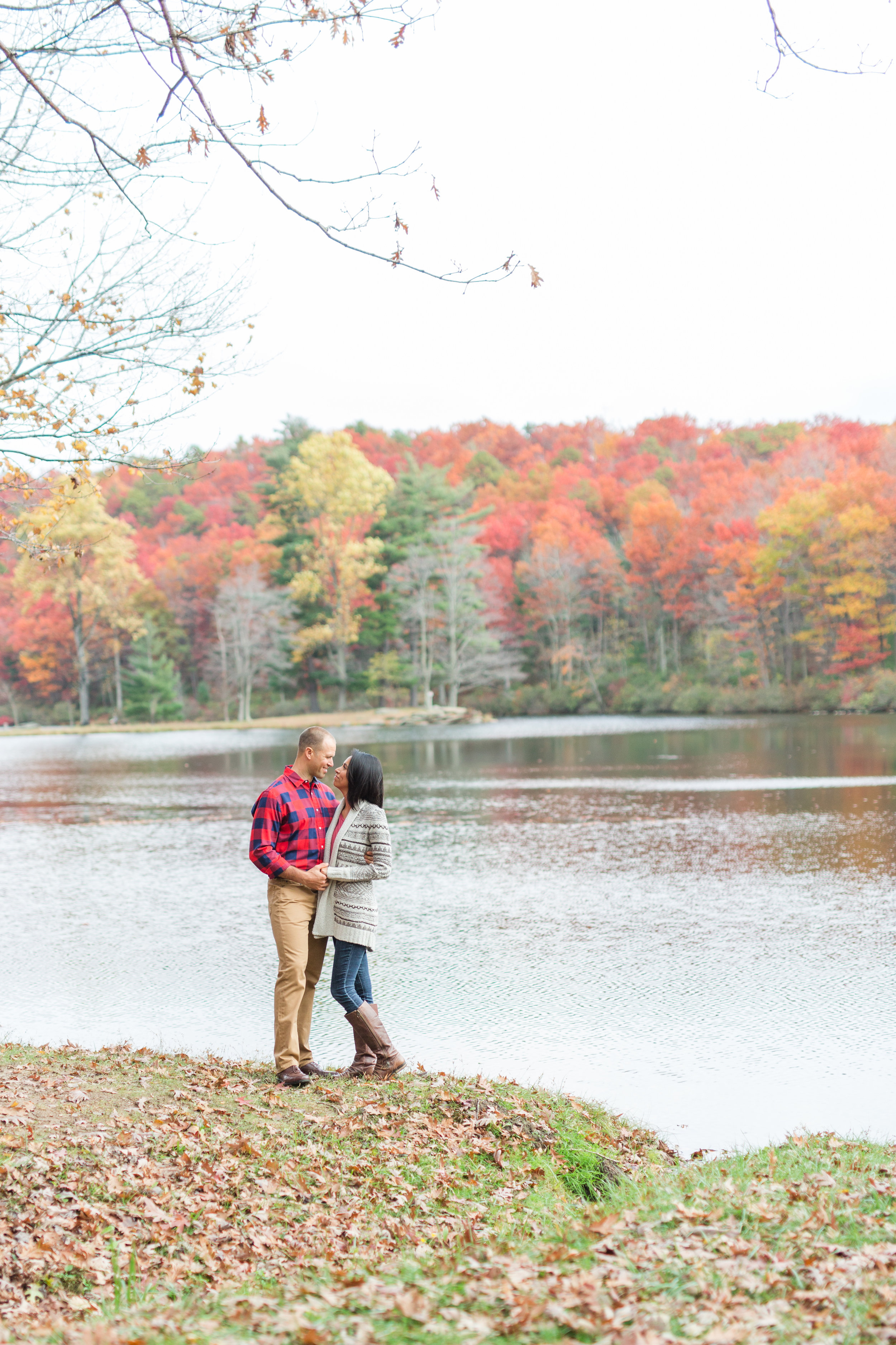 Fall engagement session at lake sherando in central virginia || Lynchburg Wedding and Engagement Photographer || www.ashleyeiban.com