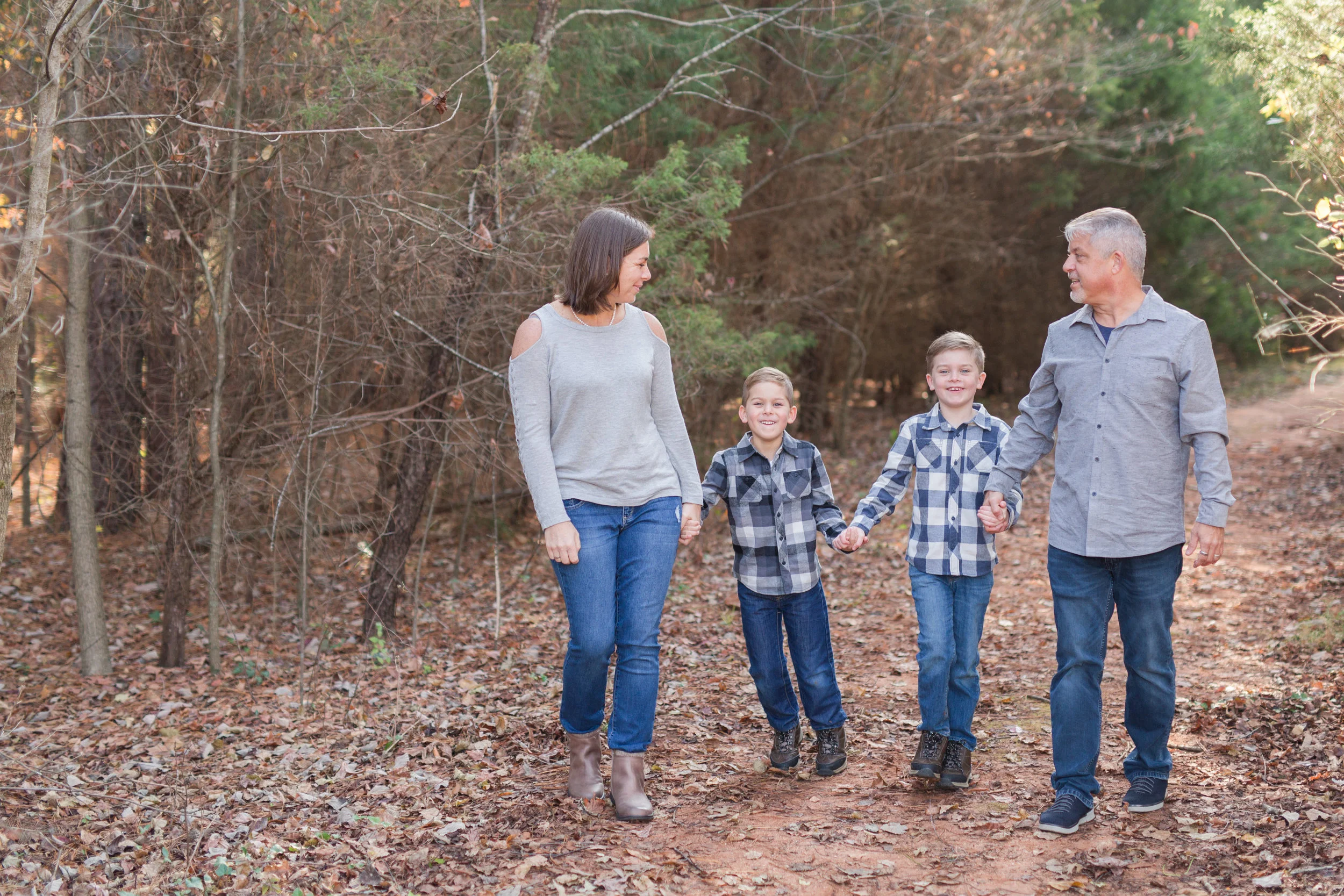 Lynchburg, Virginia family photographer || Lynchburg Wedding and Portrait Photographer || Charlottesville Wedding Photographer