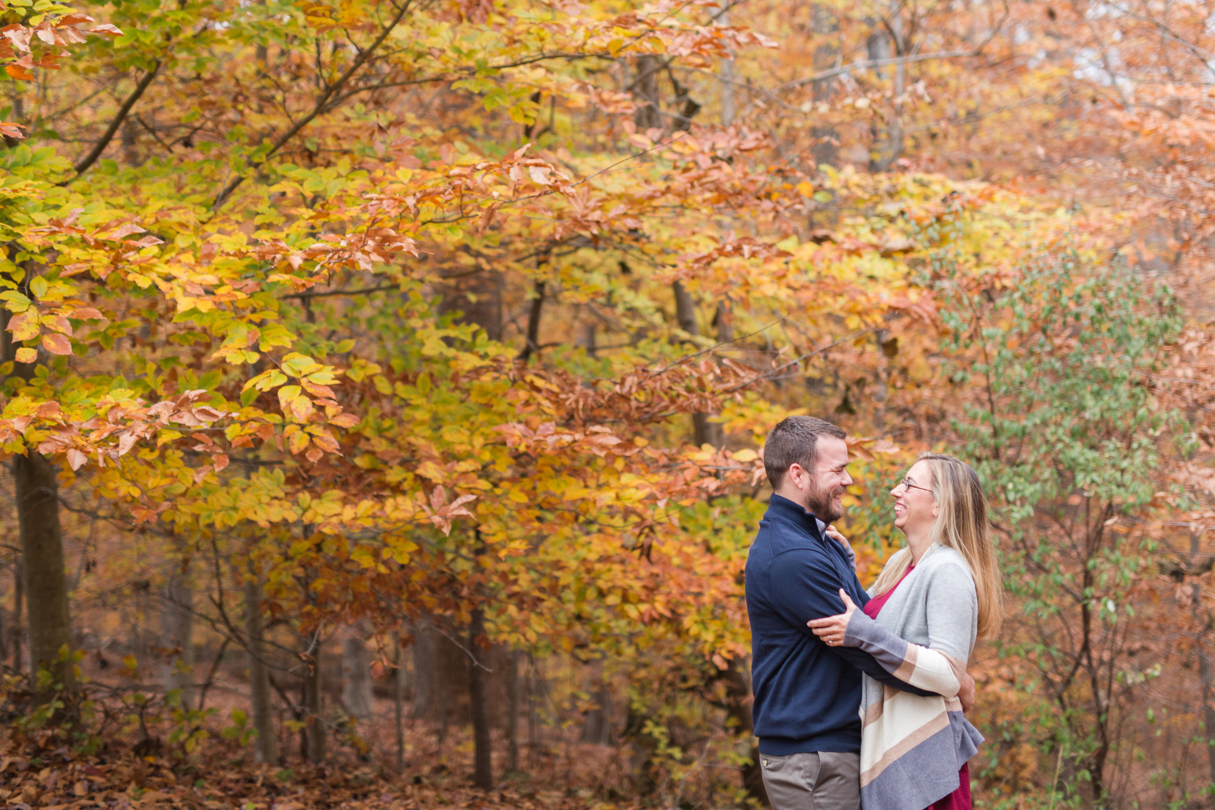 Lynchburg Virginia Engagement Session || Fall Engagement Photos in Virginia || Lynchburg Wedding and Portrait Photographer || www.ashleyeiban.com