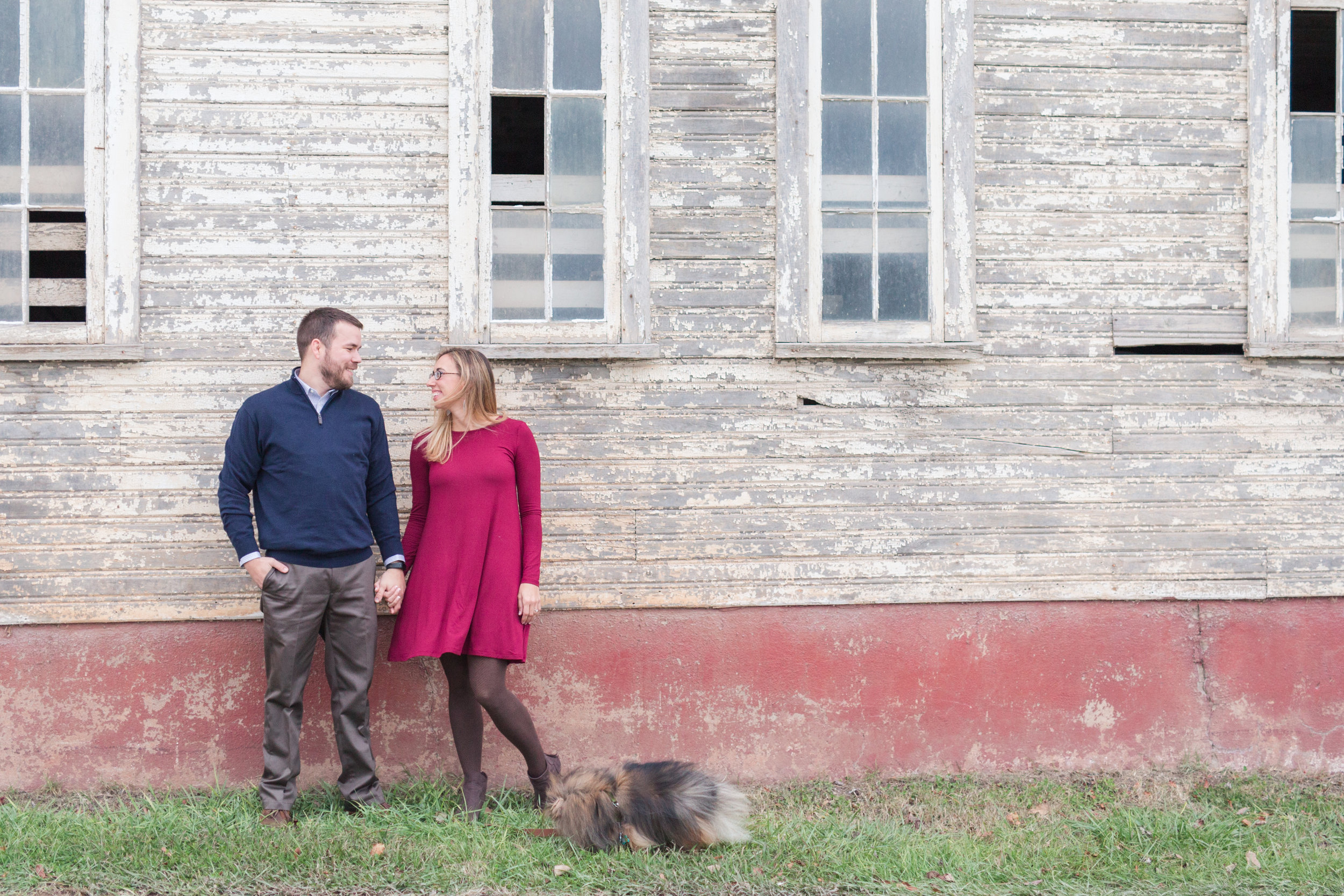 Lynchburg Virginia Engagement Session || Fall Engagement Photos in Virginia || Lynchburg Wedding and Portrait Photographer || www.ashleyeiban.com