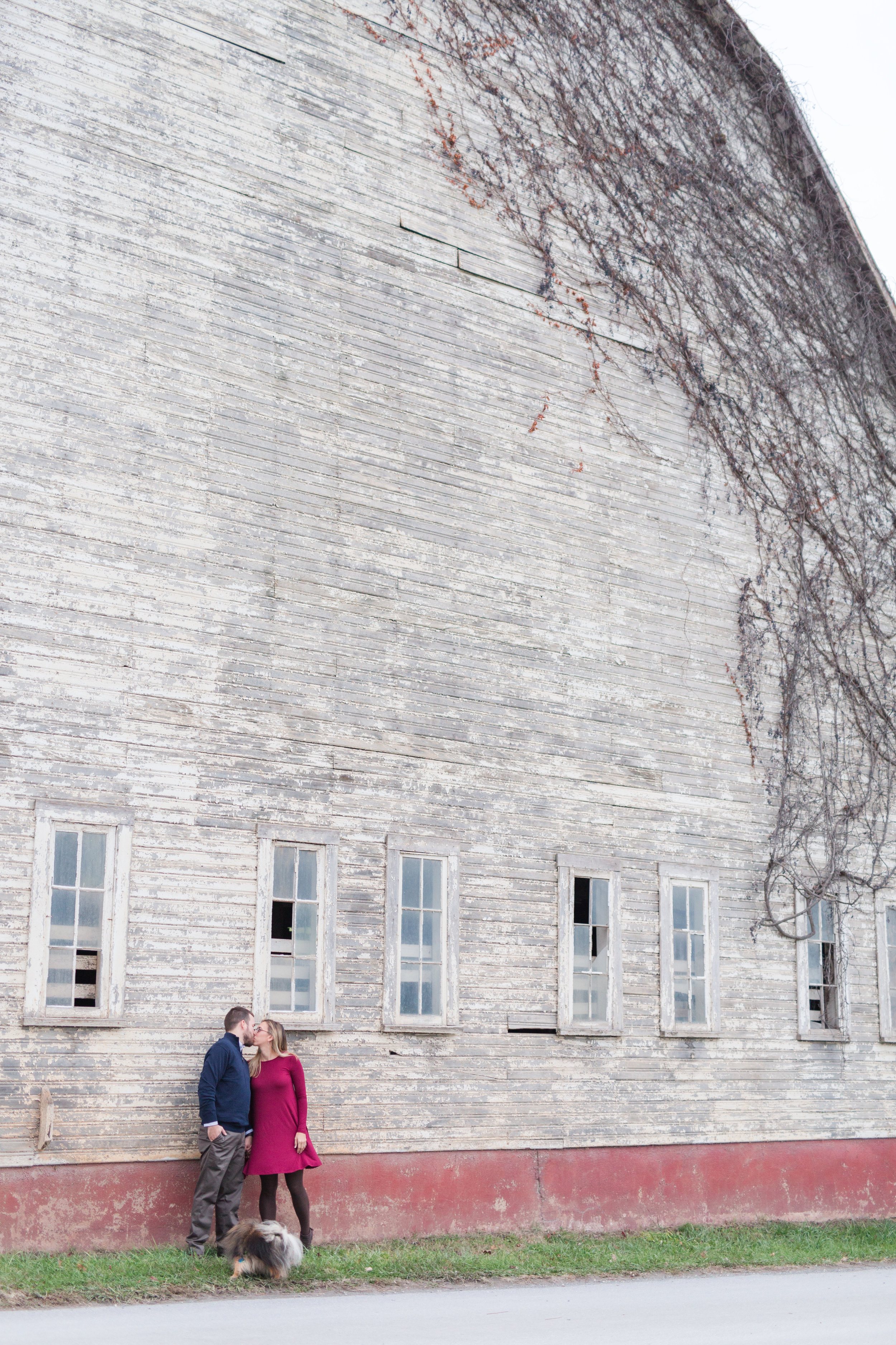 Lynchburg Virginia Engagement Session || Fall Engagement Photos in Virginia || Lynchburg Wedding and Portrait Photographer || www.ashleyeiban.com