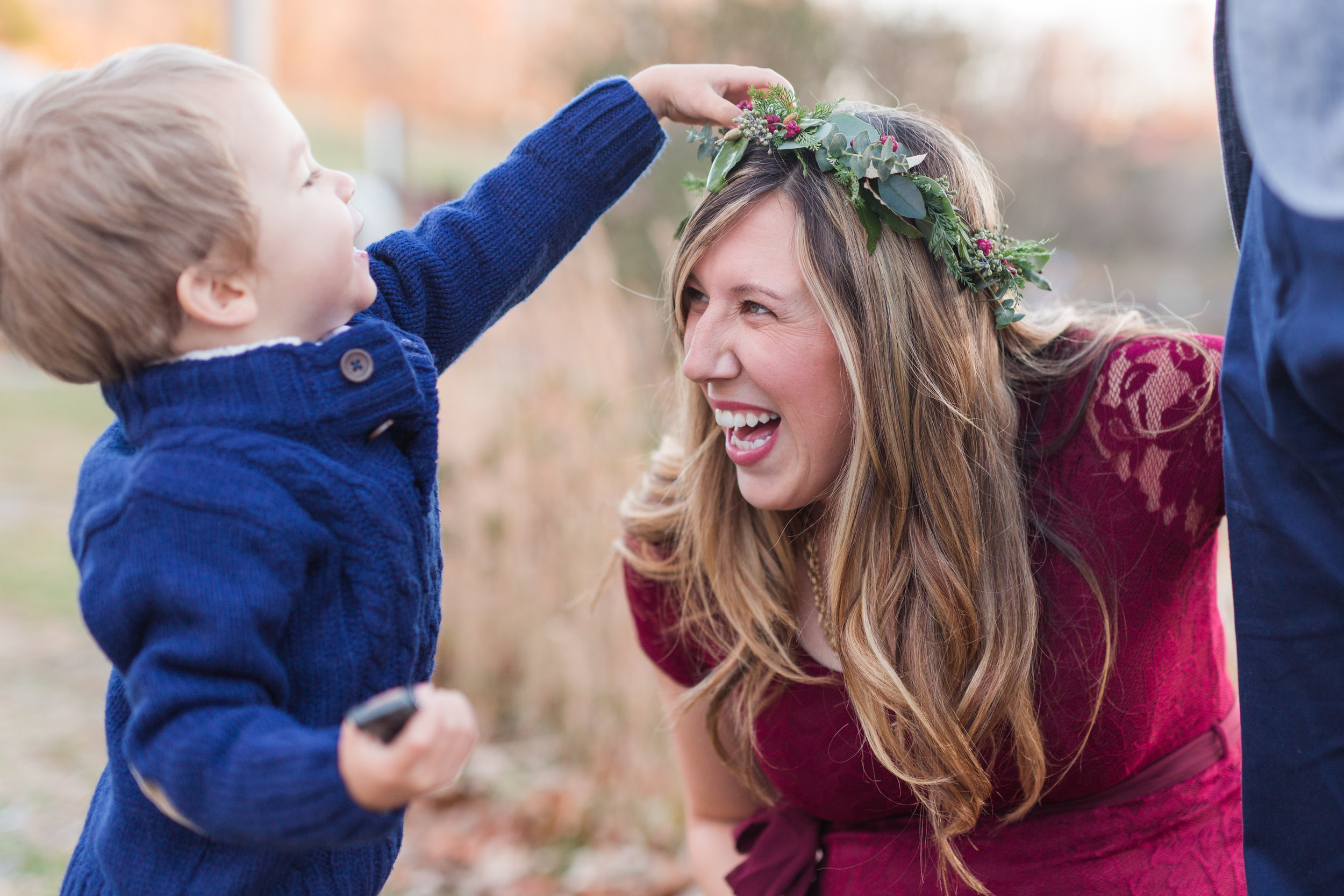 Lynchburg, Virginia Family and Maternity Photographer || Fall Maternity Session || Lynchburg and Charlottesville Wedding and Portrait Photographer || www.ashleyeiban.com