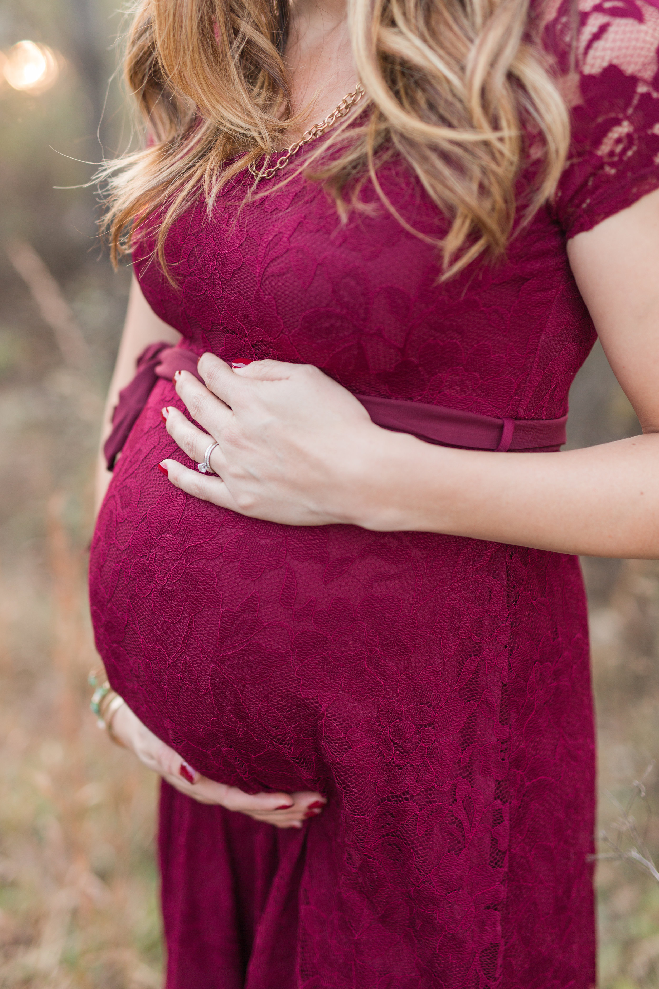 Lynchburg, Virginia Family and Maternity Photographer || Fall Maternity Session || Lynchburg and Charlottesville Wedding and Portrait Photographer || www.ashleyeiban.com