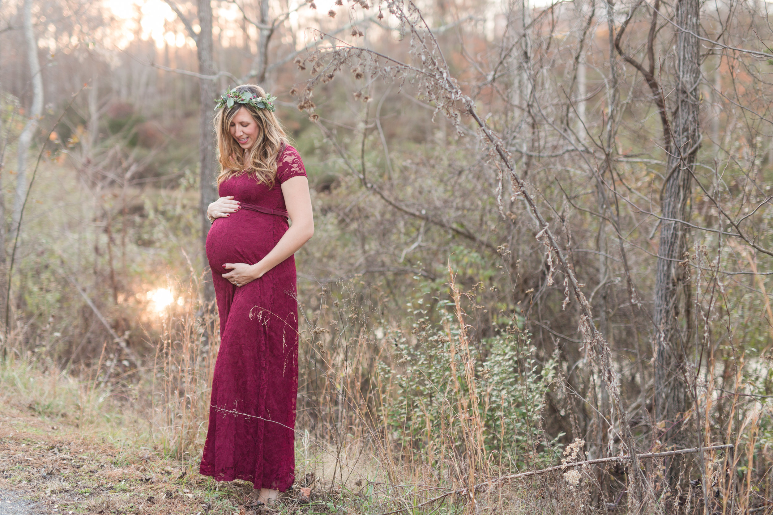 Lynchburg, Virginia Family and Maternity Photographer || Fall Maternity Session || Lynchburg and Charlottesville Wedding and Portrait Photographer || www.ashleyeiban.com