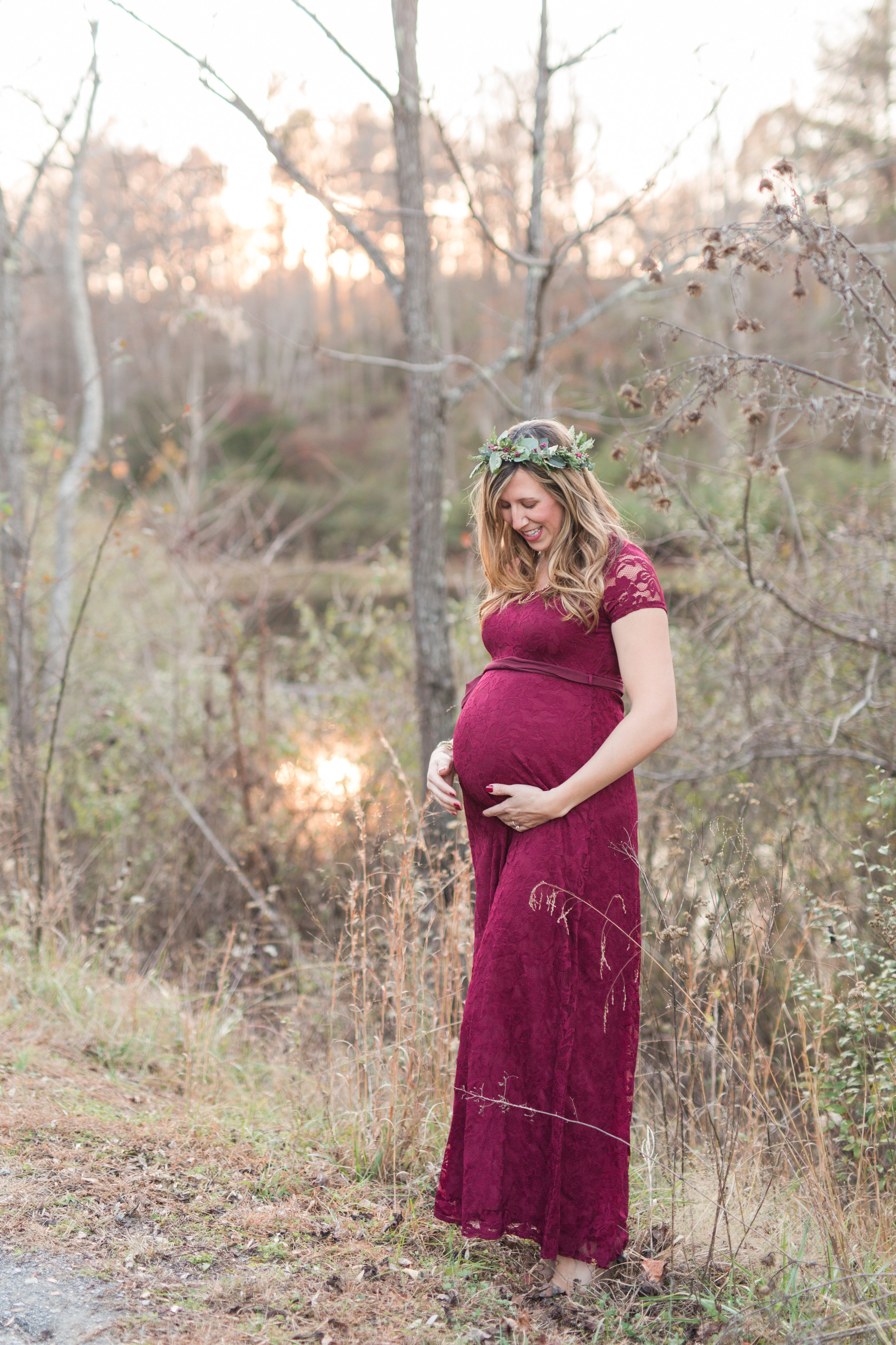 Lynchburg, Virginia Family and Maternity Photographer || Fall Maternity Session || Lynchburg and Charlottesville Wedding and Portrait Photographer || www.ashleyeiban.com