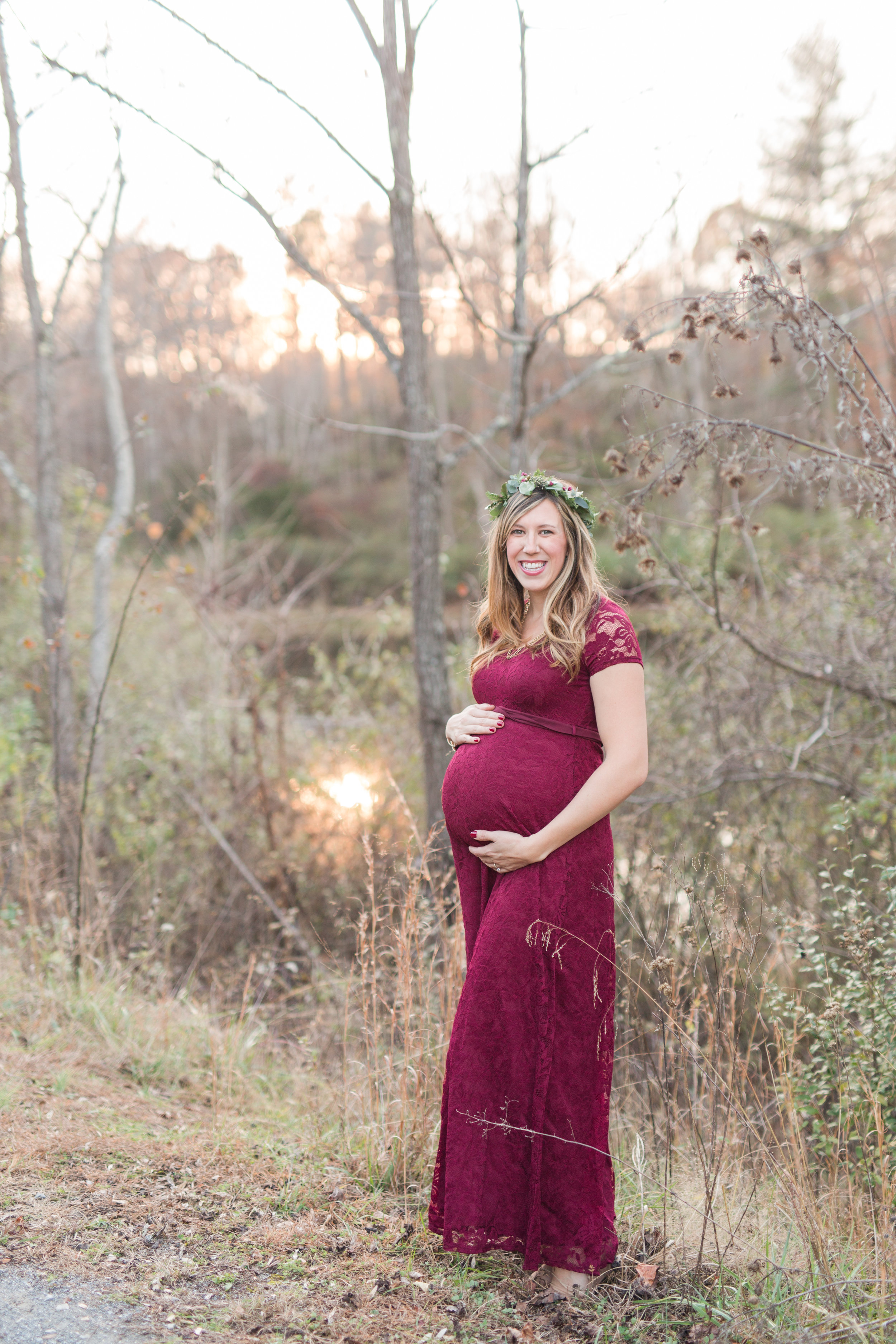 Lynchburg, Virginia Family and Maternity Photographer || Fall Maternity Session || Lynchburg and Charlottesville Wedding and Portrait Photographer || www.ashleyeiban.com