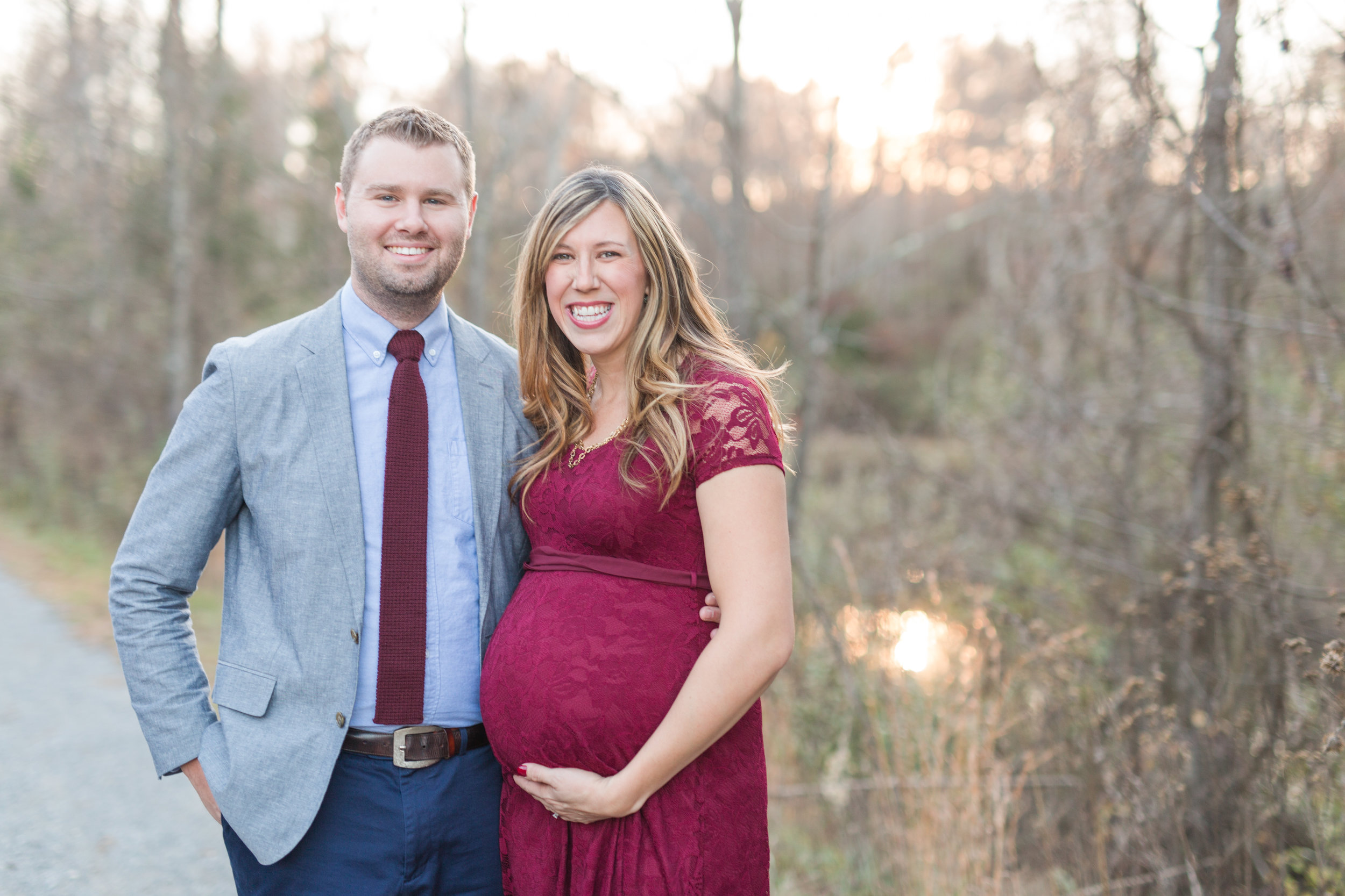 Lynchburg, Virginia Family and Maternity Photographer || Fall Maternity Session || Lynchburg and Charlottesville Wedding and Portrait Photographer || www.ashleyeiban.com