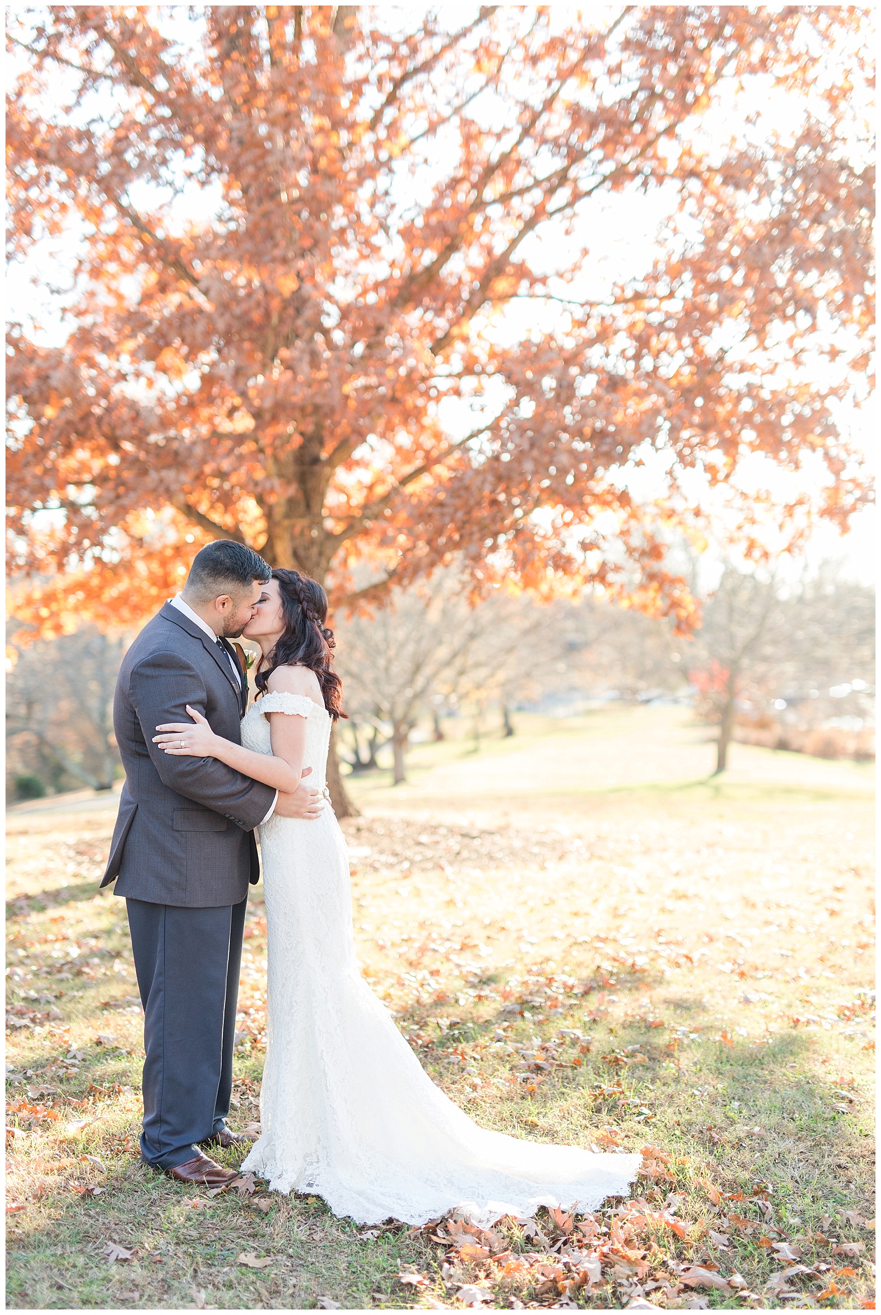 Fall elopement in Lynchburg, Virginia || Central Virginia Wedding Photographer || www.ashleyeiban.com