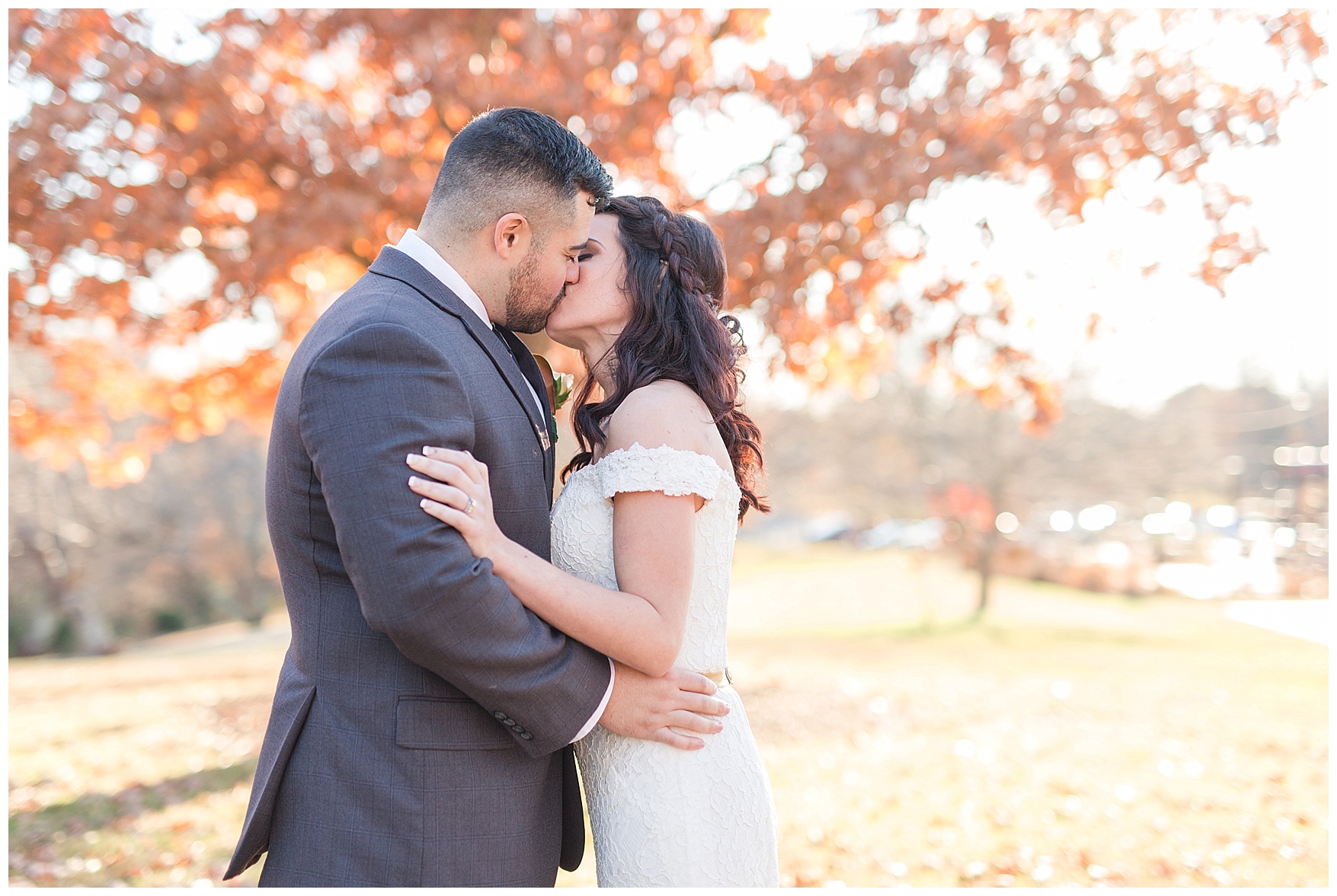 Fall elopement in Lynchburg, Virginia || Central Virginia Wedding Photographer || www.ashleyeiban.com