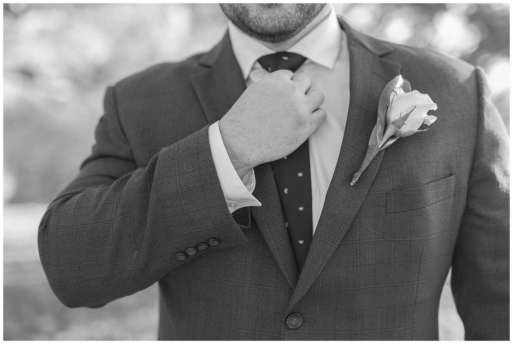 Fall elopement in Lynchburg, Virginia || Central Virginia Wedding Photographer || www.ashleyeiban.com
