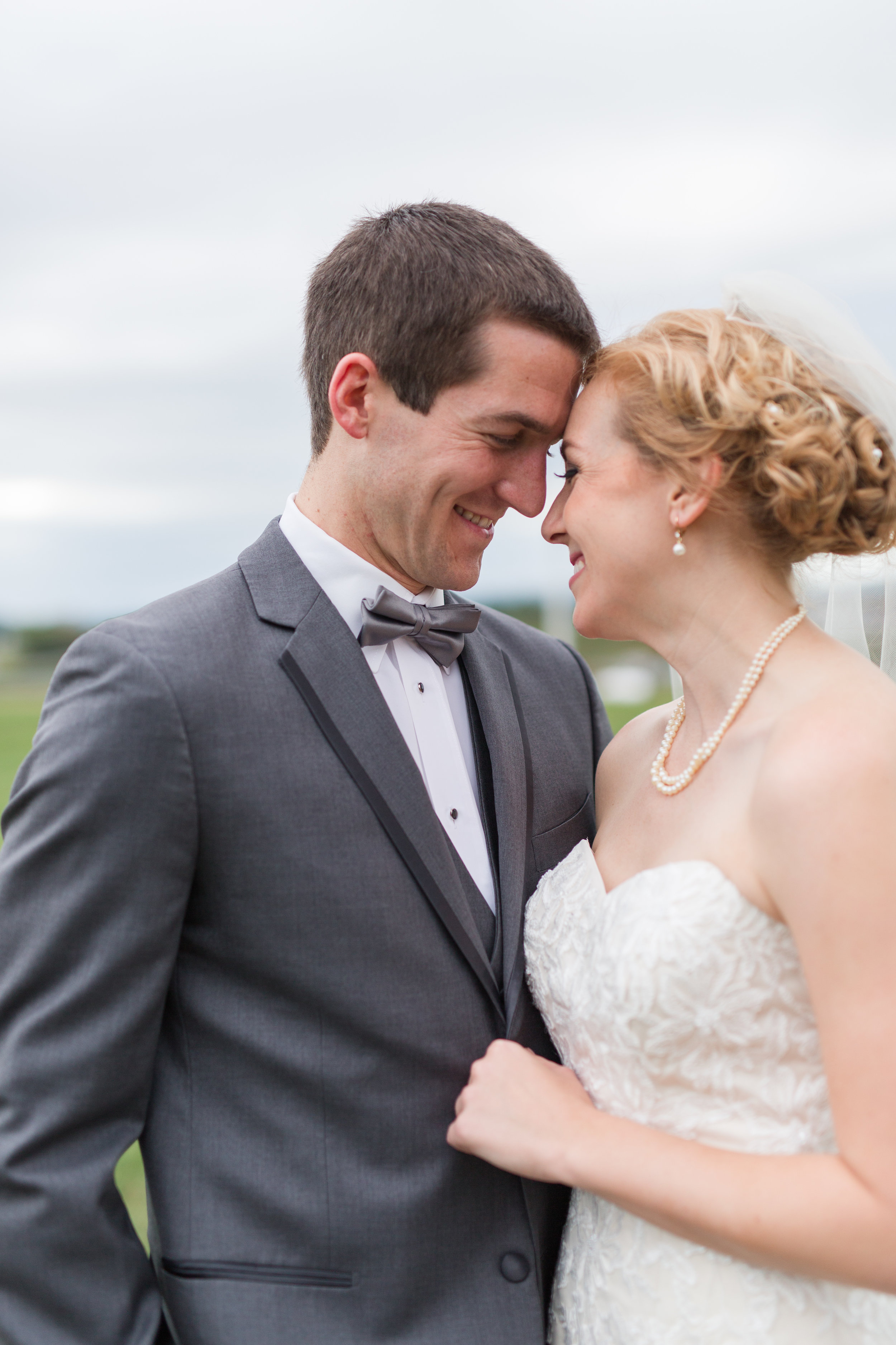 Lynchburg Virginia Wedding Photographer || Central Virginia Wedding Photos || Ashley Eiban Photography || www.ashleyeiban.com || Early Mountain Vineyard Wedding