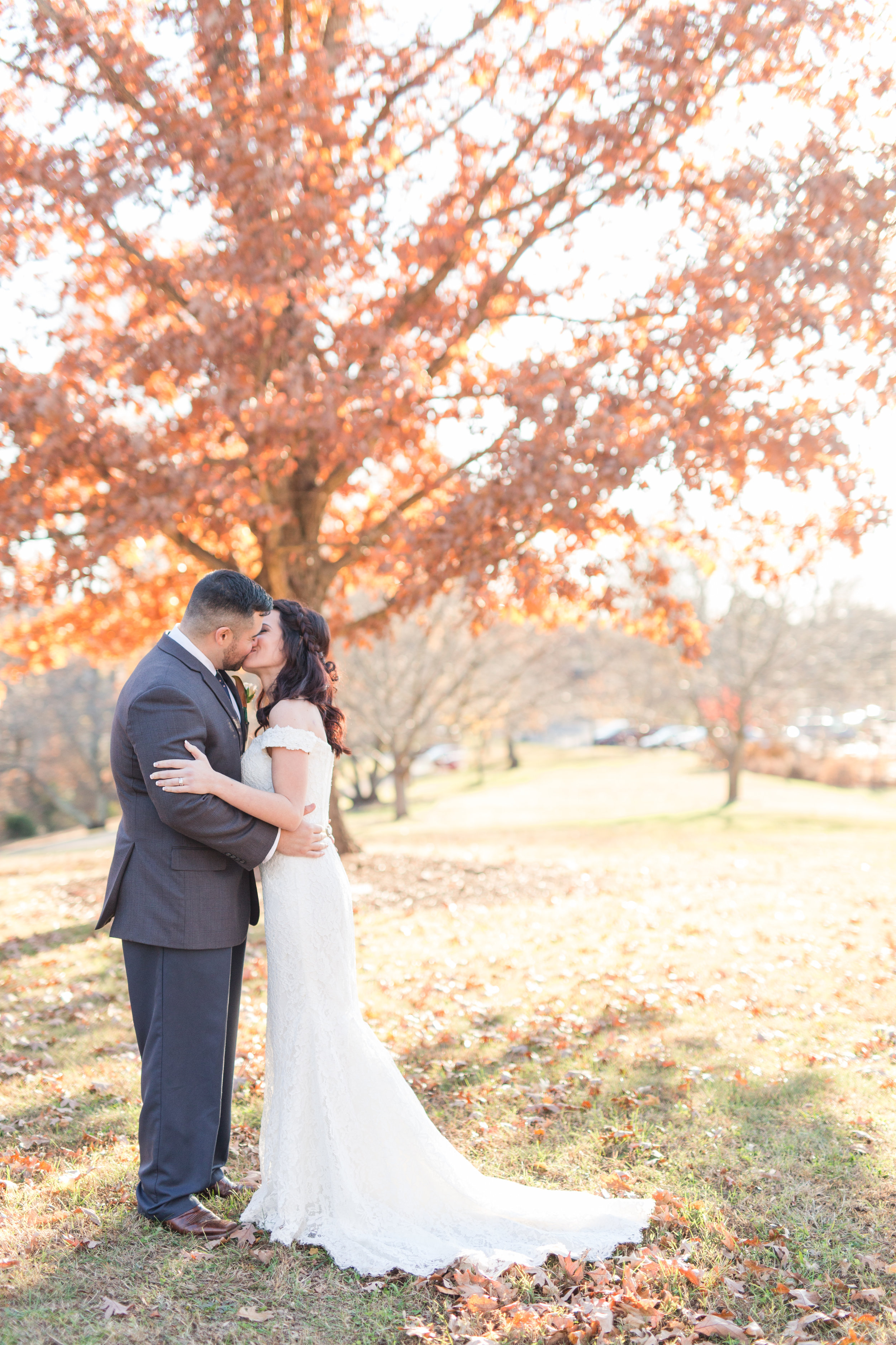 Lynchburg Virginia Wedding Photographer || Central Virginia Wedding Photos || Ashley Eiban Photography || www.ashleyeiban.com || Keswick Vineyard Wedding