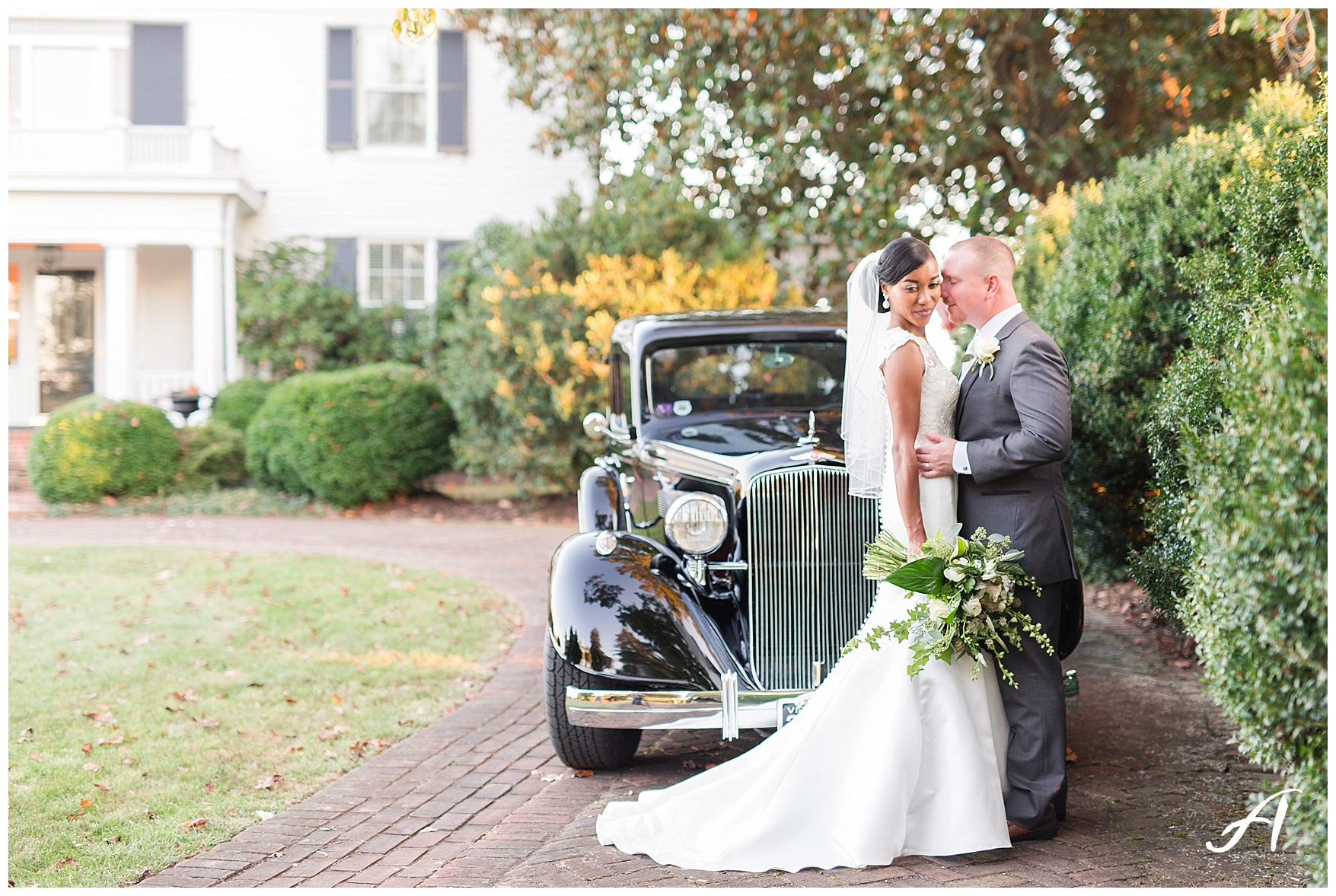 Lynchburg Virginia Wedding Photographer || Central Virginia Wedding Photos || Ashley Eiban Photography || www.ashleyeiban.com || The Trivium Estate Wedding 