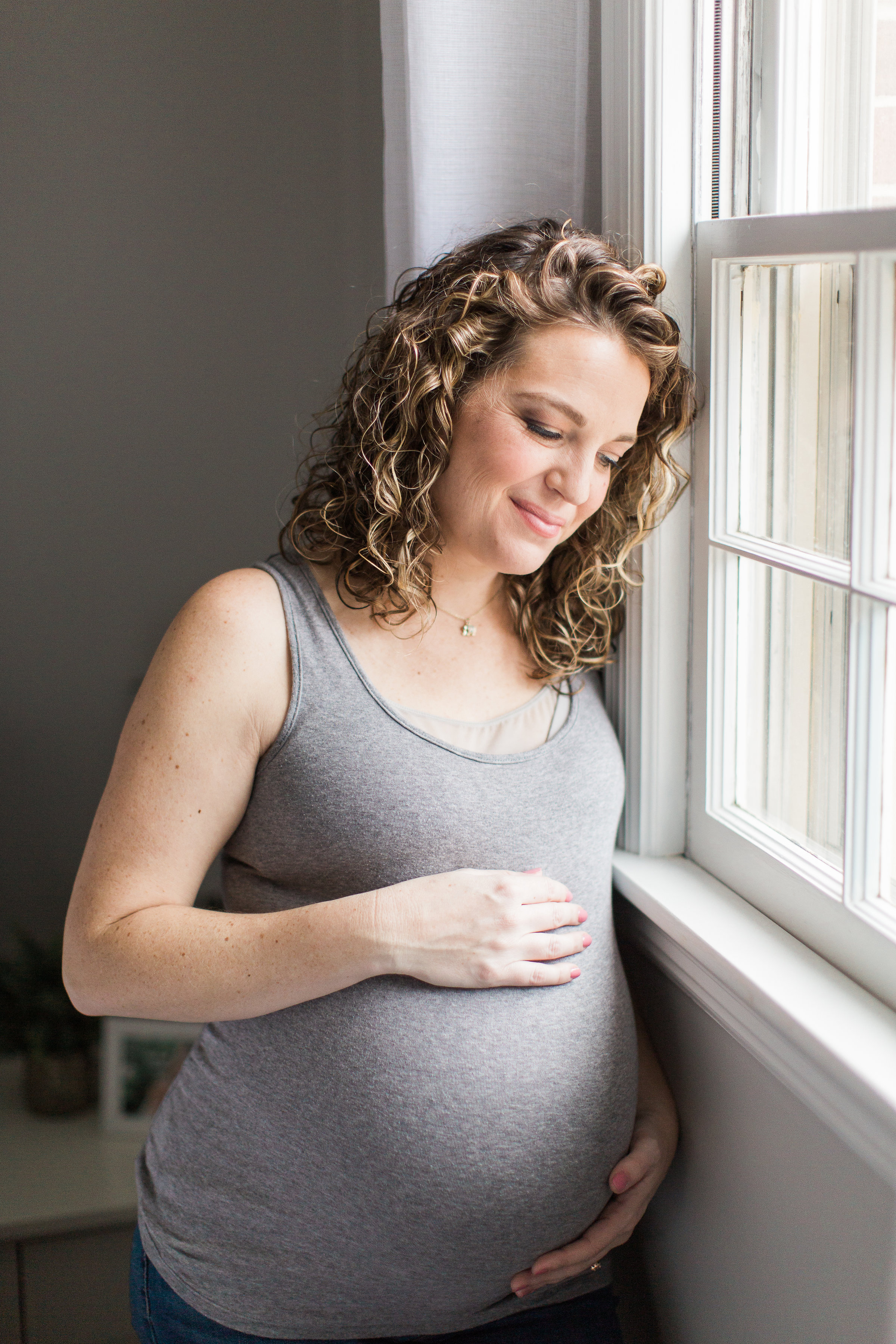 In Home Maternity and Family Photo Session || Lynchburg Virginia Photographer