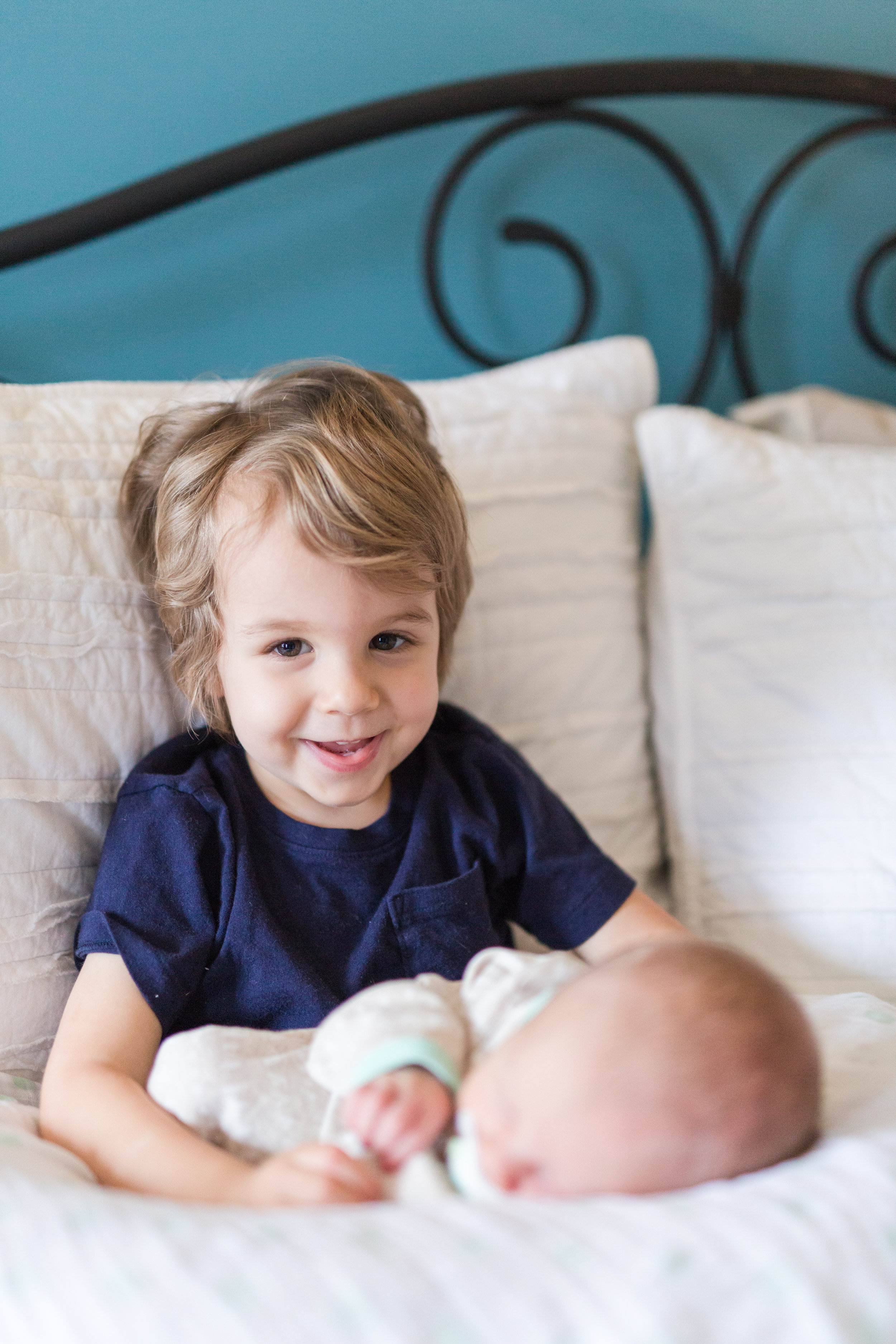 Family Lifestyle Session || Newborn Lifestyle Photographer || Lynchburg, VA Wedding and Portrait Photographer || www.ashleyeiban.com