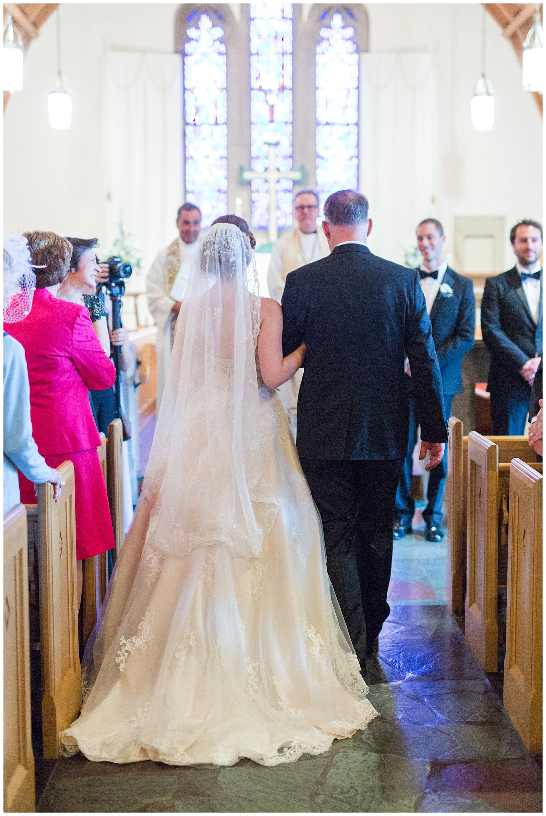 Roanoke, Virginia church wedding || Christ Lutheran Church in Roanoke || Wedding at The Braeloch on Glenburn Farms