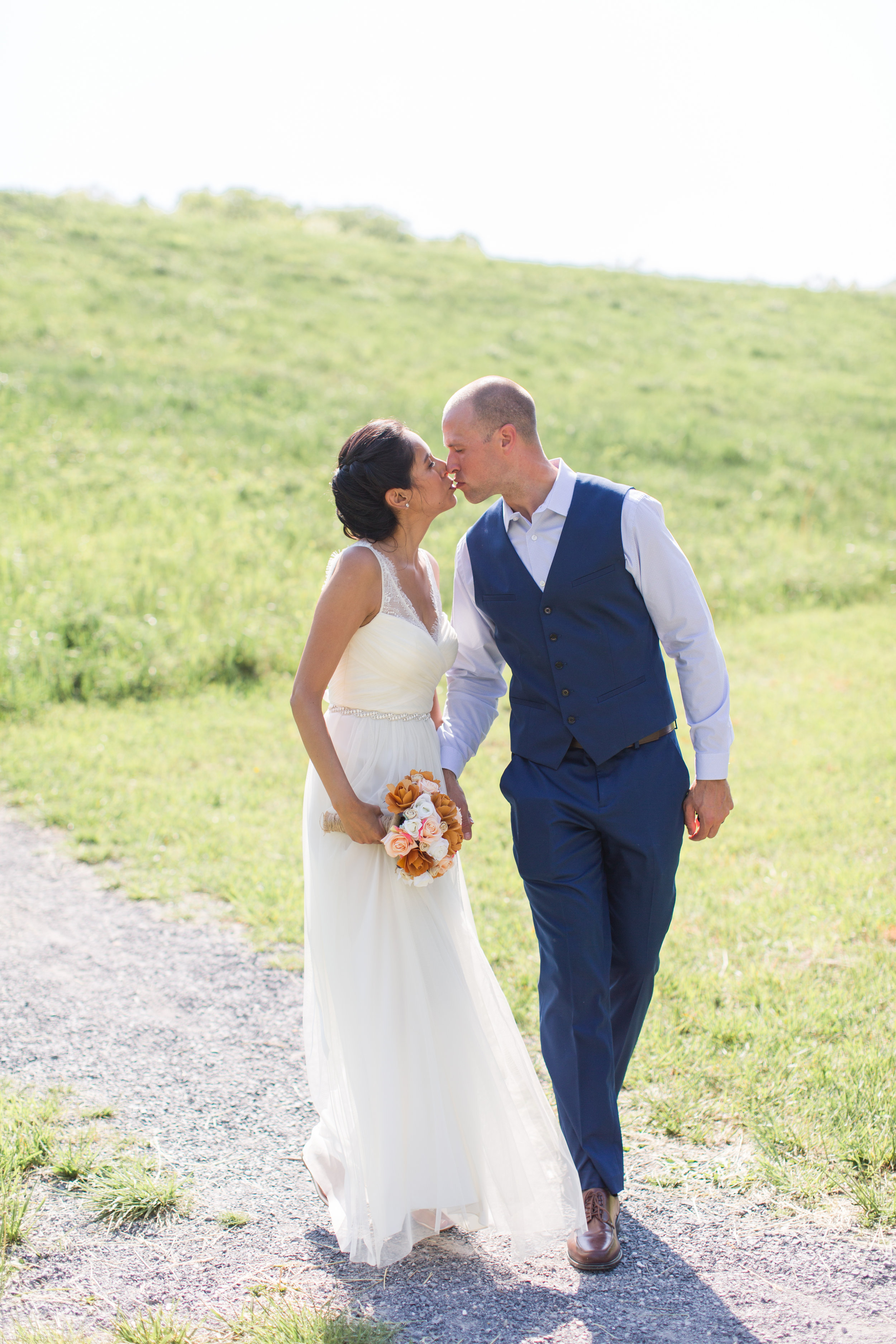 Sherando Lake Wedding || Intimate elopement style wedding in Central Virginia || Lynchburg, Virginia Wedding Photographer || www.ashleyeiban.com