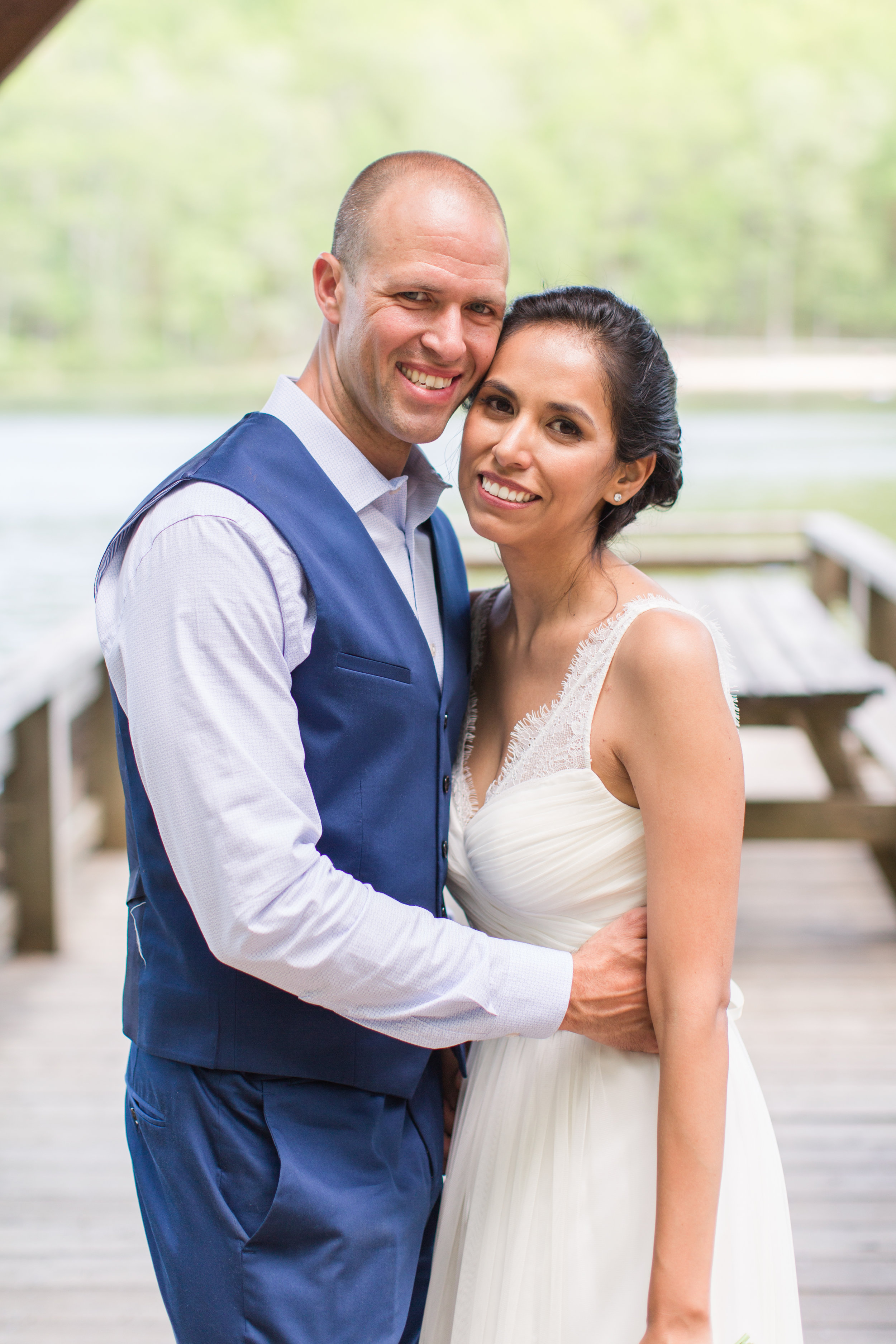 Sherando Lake Wedding || Intimate elopement style wedding in Central Virginia || Lynchburg, Virginia Wedding Photographer || www.ashleyeiban.com