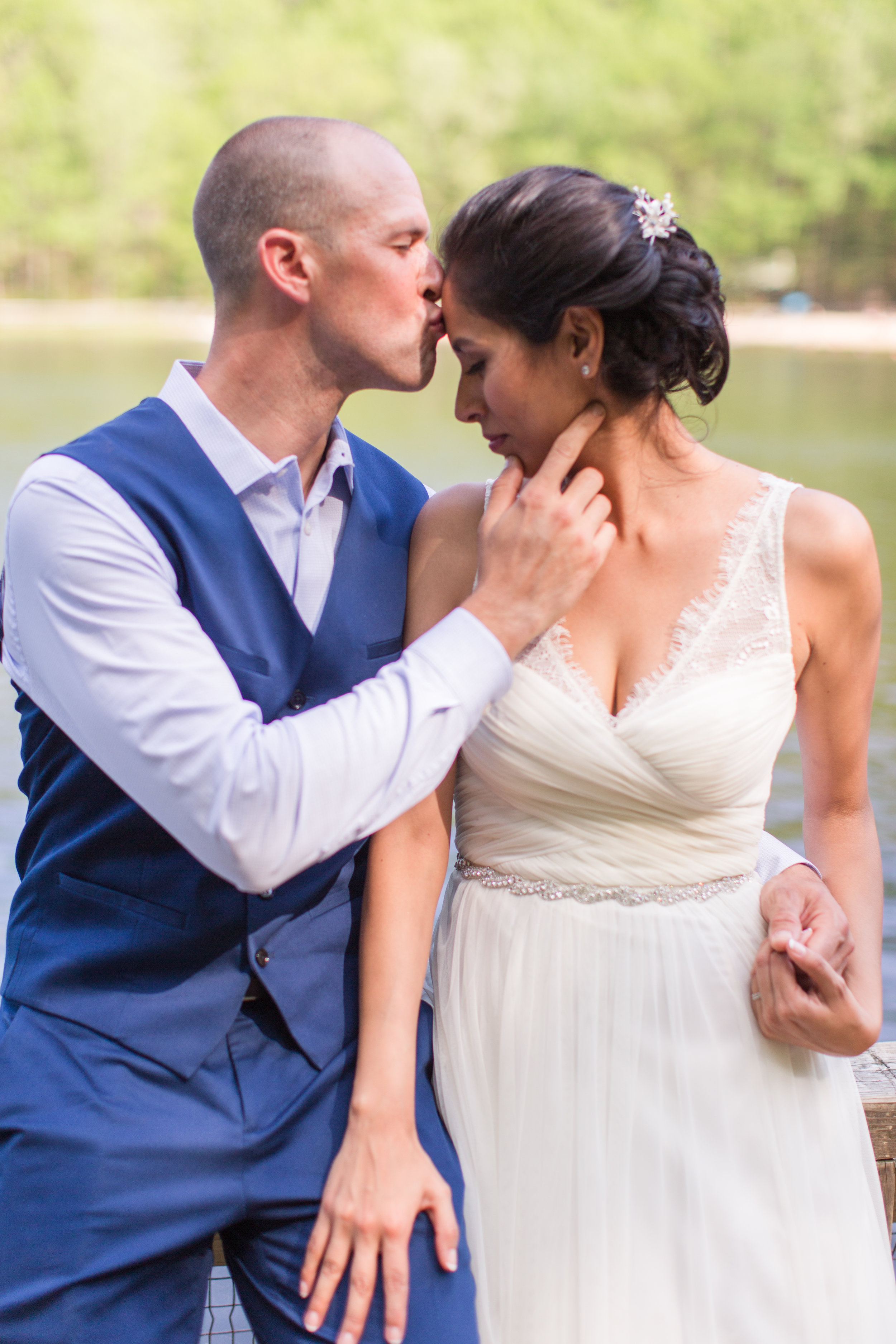 Sherando Lake Wedding || Intimate elopement style wedding in Central Virginia || Lynchburg, Virginia Wedding Photographer || www.ashleyeiban.com