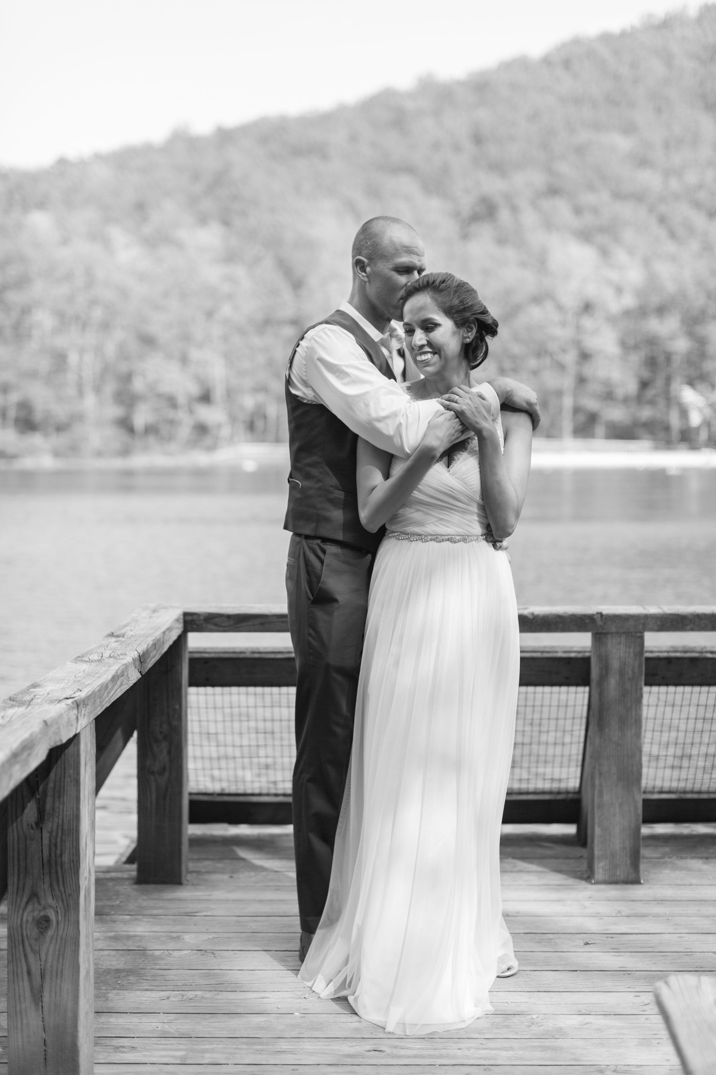 Sherando Lake Wedding || Intimate elopement style wedding in Central Virginia || Lynchburg, Virginia Wedding Photographer || www.ashleyeiban.com