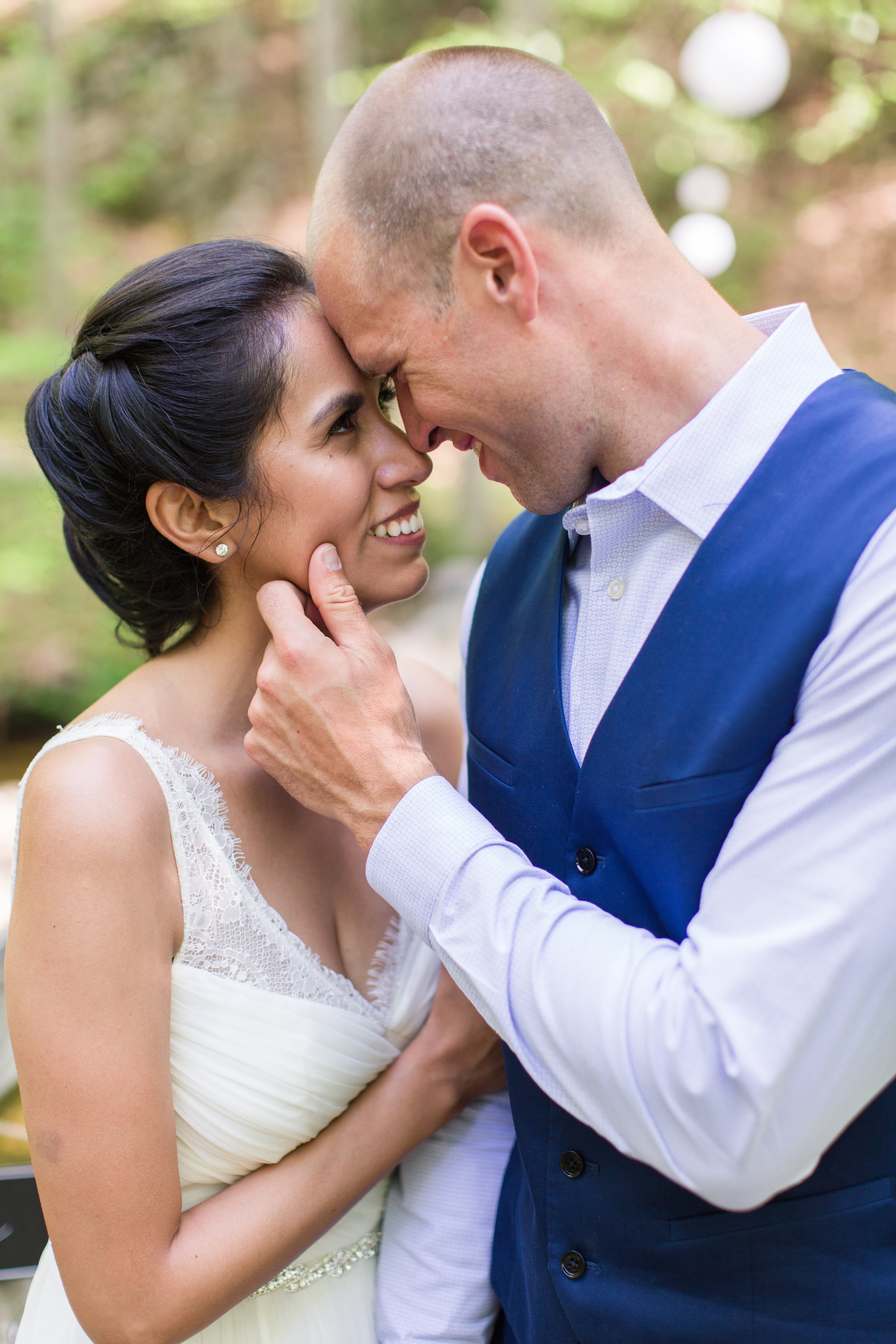 Sherando Lake Wedding || Intimate elopement style wedding in Central Virginia || Lynchburg, Virginia Wedding Photographer || www.ashleyeiban.com