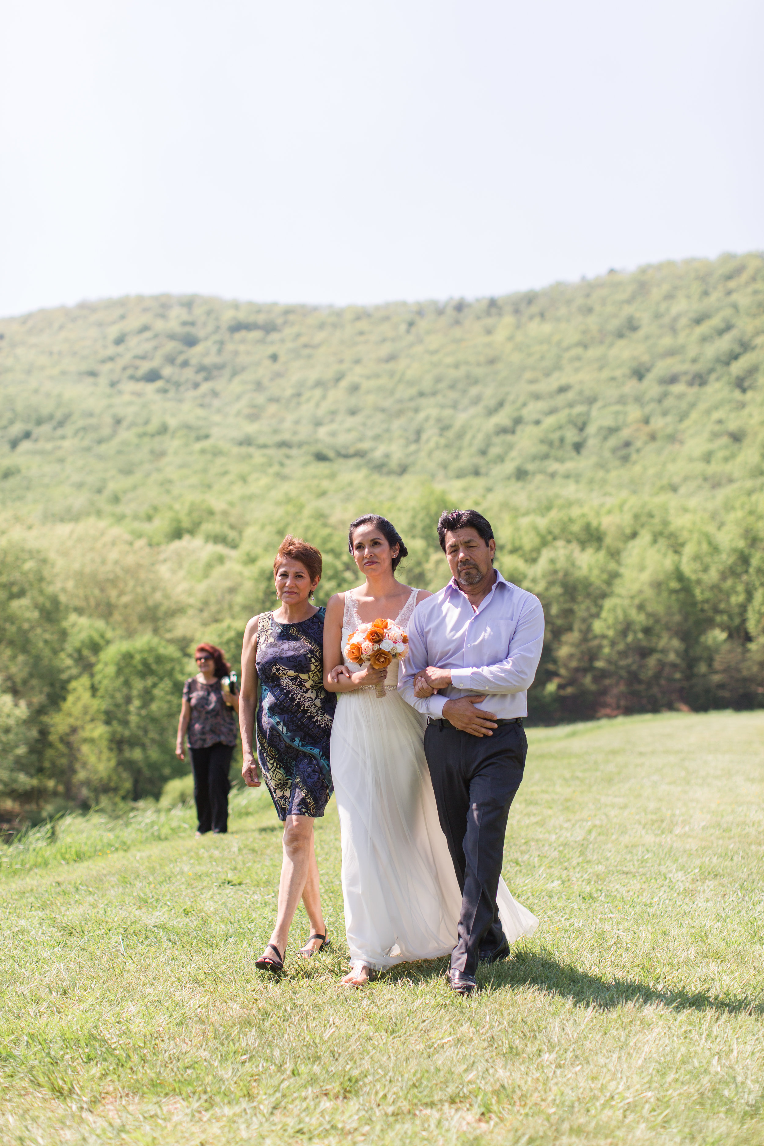 Sherando Lake Wedding || Intimate elopement style wedding in Central Virginia || Lynchburg, Virginia Wedding Photographer || www.ashleyeiban.com