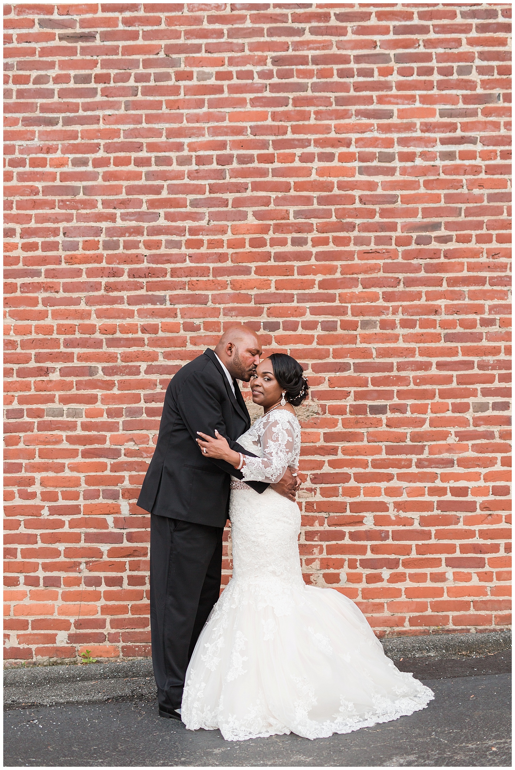 Tresca on 8th Wedding in Lynchburg, Virginia || Central VA Spring Wedding