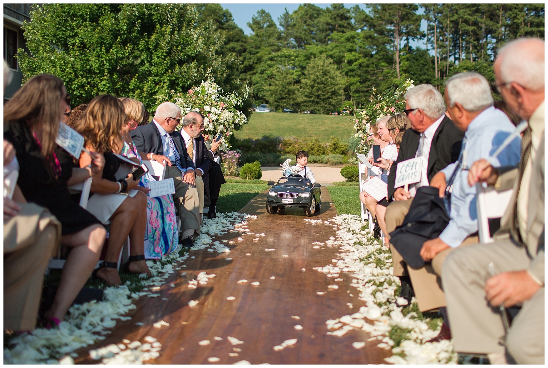 Pippin Hill Farm & Vineyard Wedding in Charlottesville, Virginia || Lynchburg and Charlottesville Wedding Photographer || Summer vineyard wedding in Central Virginia