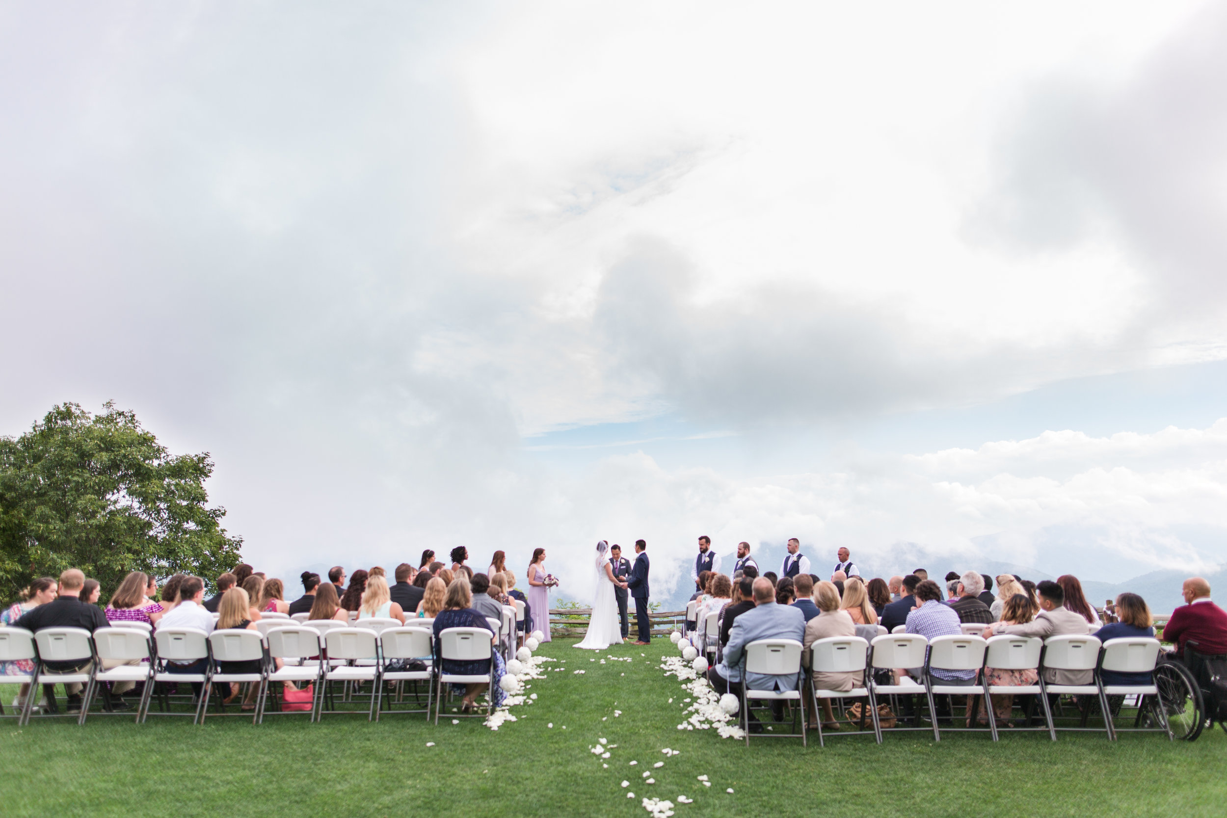 Summer Wintergreen Resort Wedding in Central Virginia || Lynchburg, VA Wedding Photographer 