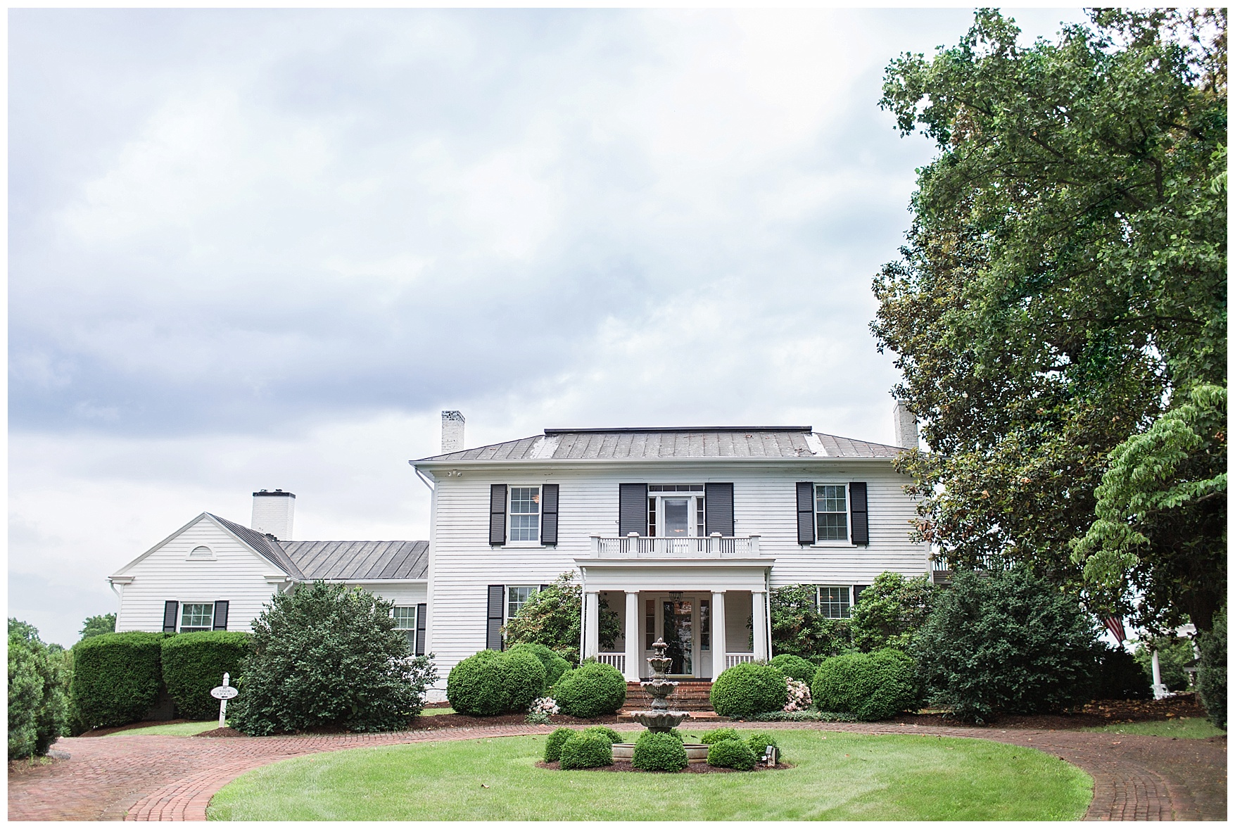 Rainy Summer Wedding at The Trivium Estate in Lynchburg, VA || Lynchburg, VA Wedding Photographer