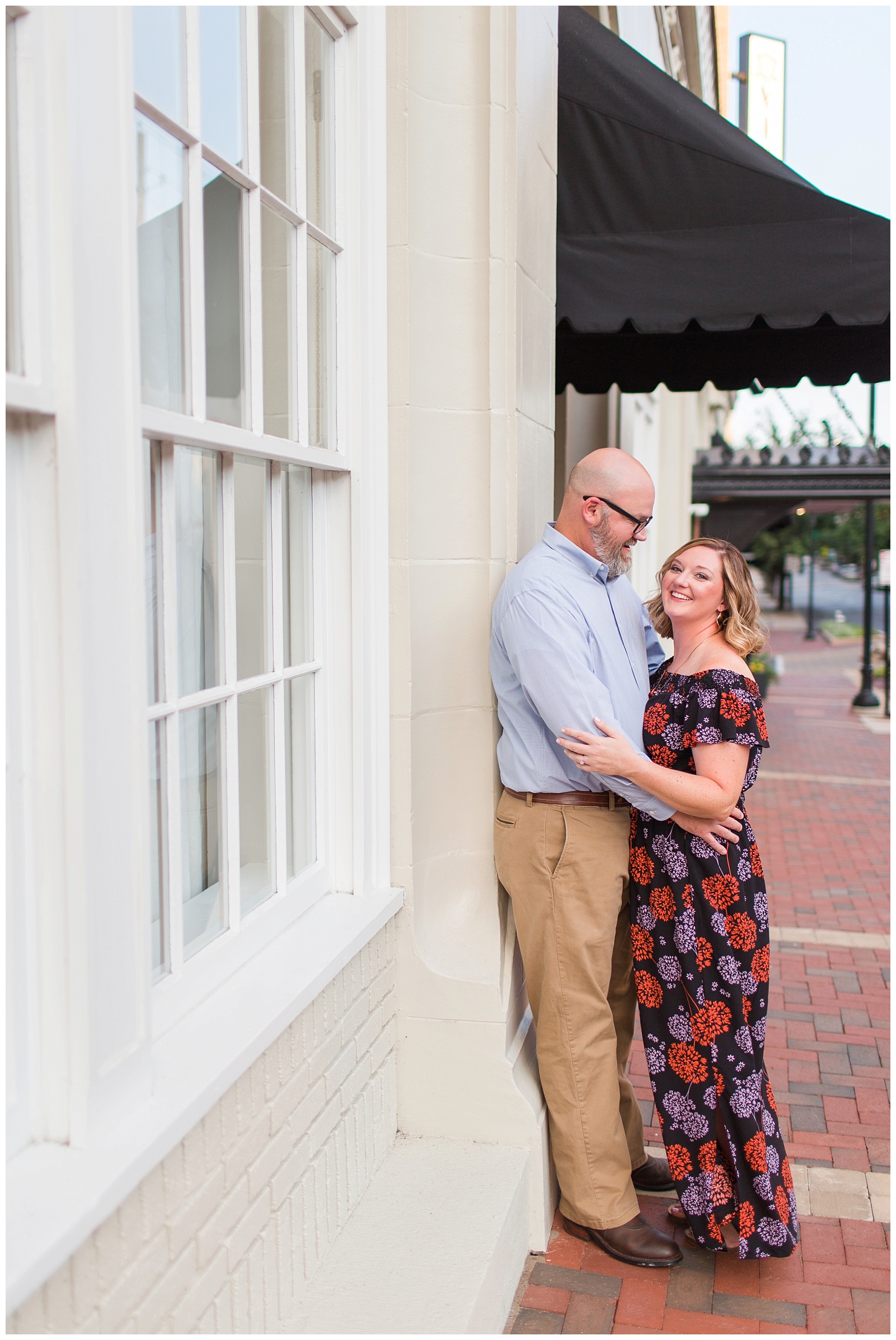 Downtown Lynchburg, VA Engagement Session || Lynchburg Wedding and Portrait photographer 