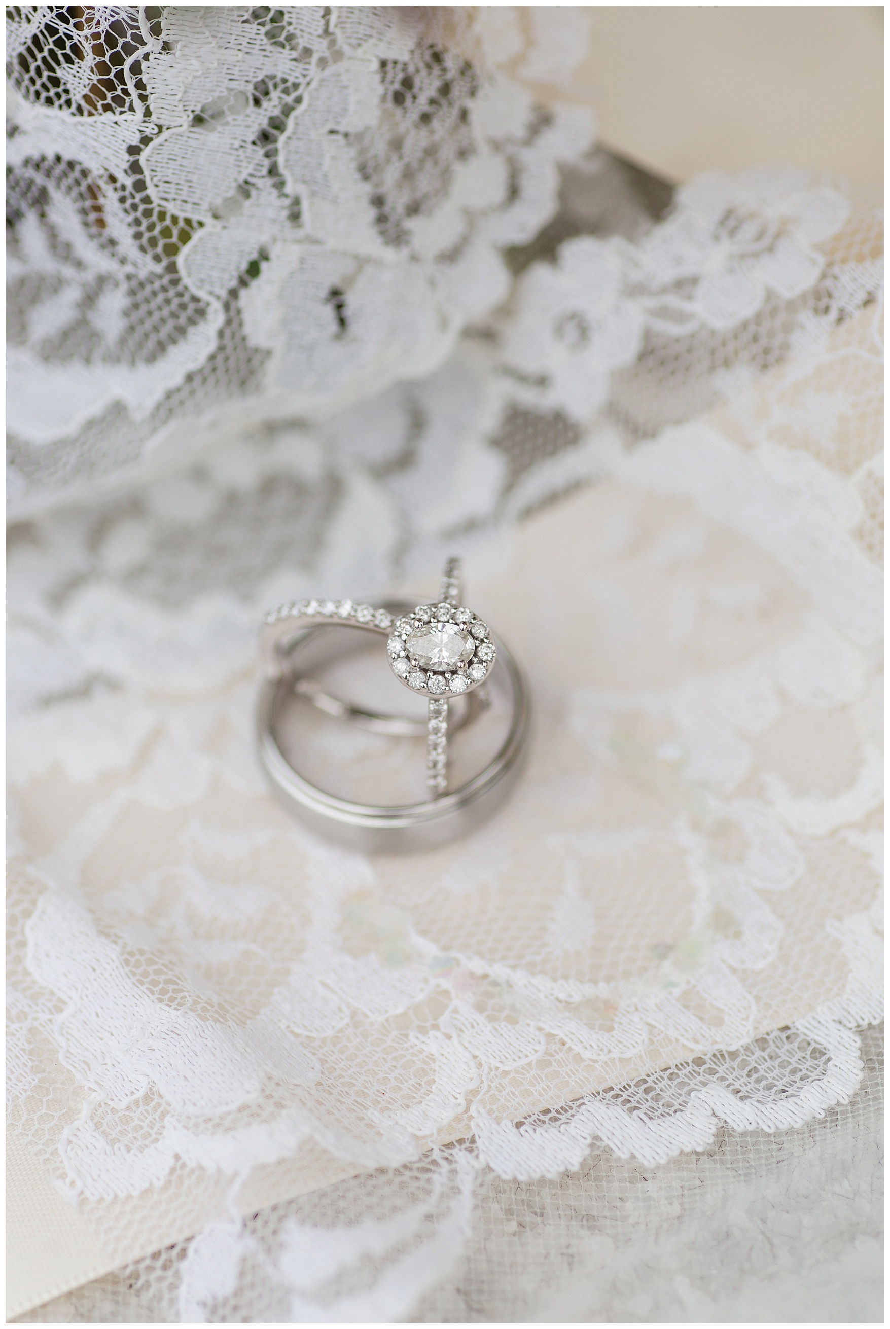 Danville Golf Club Wedding || Danville, Lynchburg, and Charlottesville Wedding Photographer || Fall Wedding in Central Virginia || www.ashleyeiban.com