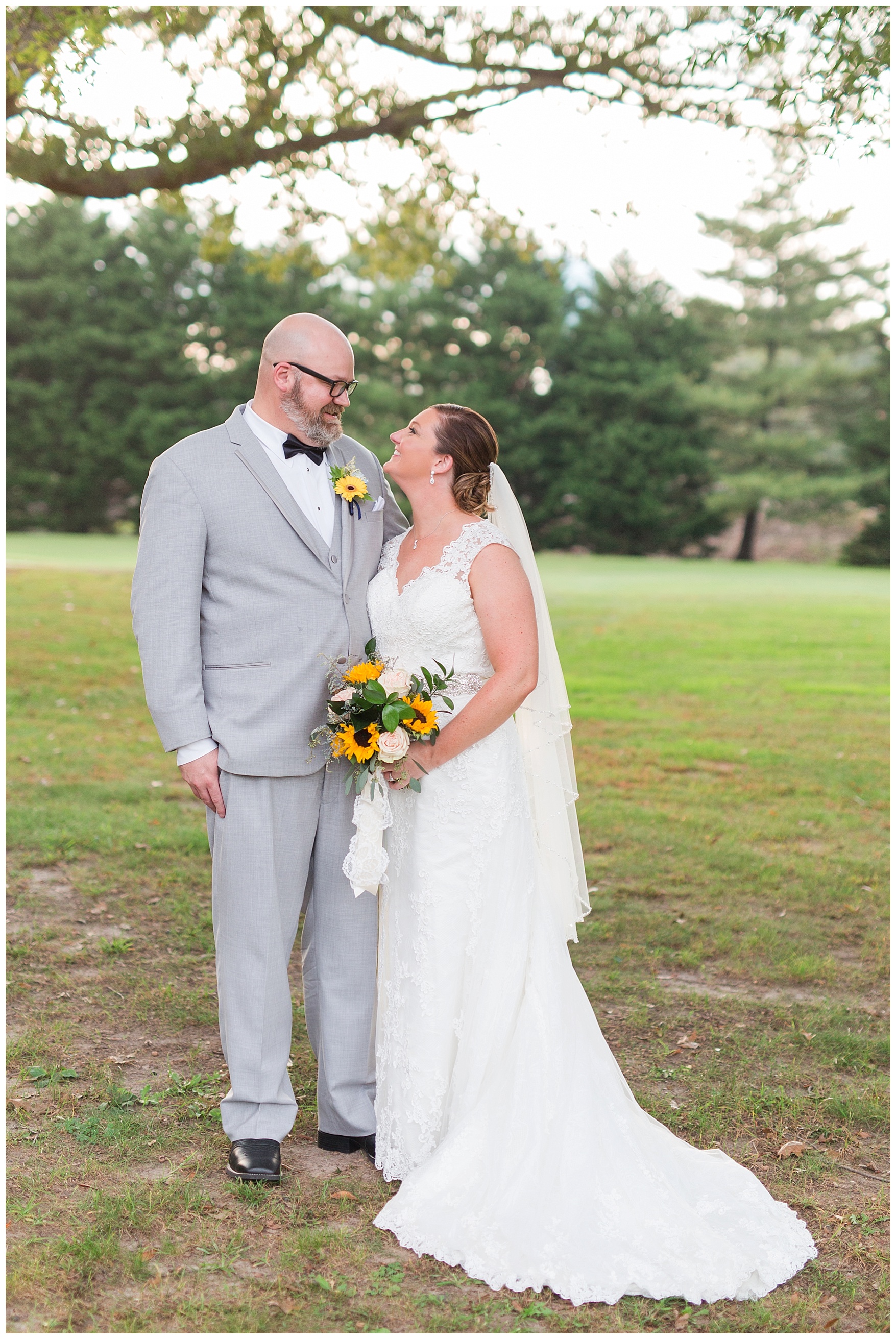 Danville Golf Club Wedding || Danville, Lynchburg, and Charlottesville Wedding Photographer || Fall Wedding in Central Virginia || www.ashleyeiban.com