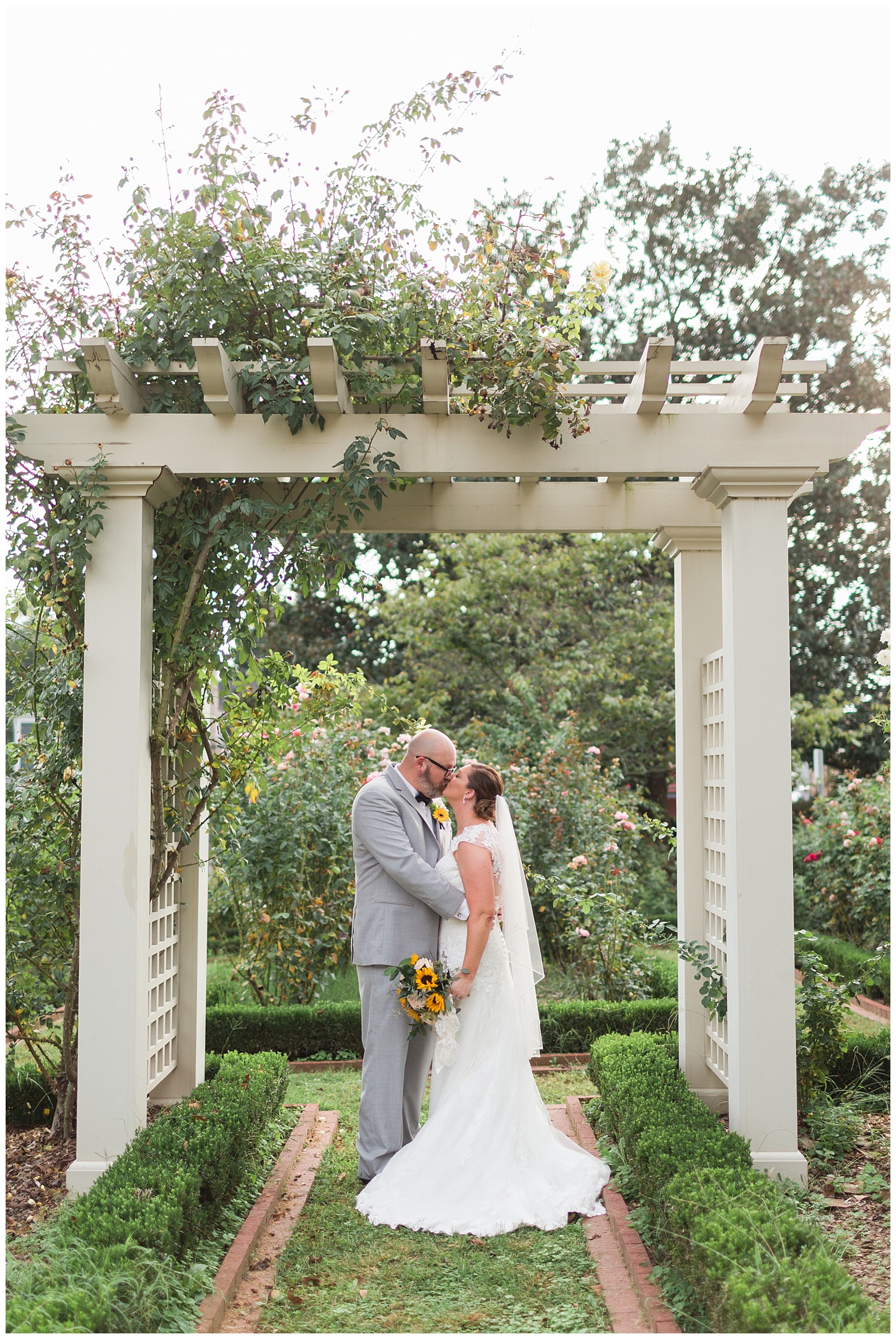 Danville Golf Club Wedding || Danville, Lynchburg, and Charlottesville Wedding Photographer || Fall Wedding in Central Virginia || www.ashleyeiban.com