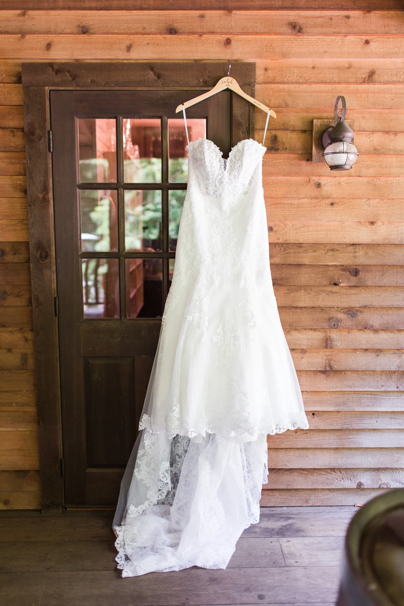 Delfosse Winery Wedding || Charlottesville Vineyard Wedding || Central VA Wedding Photographer || www.ashleyeiban.com
