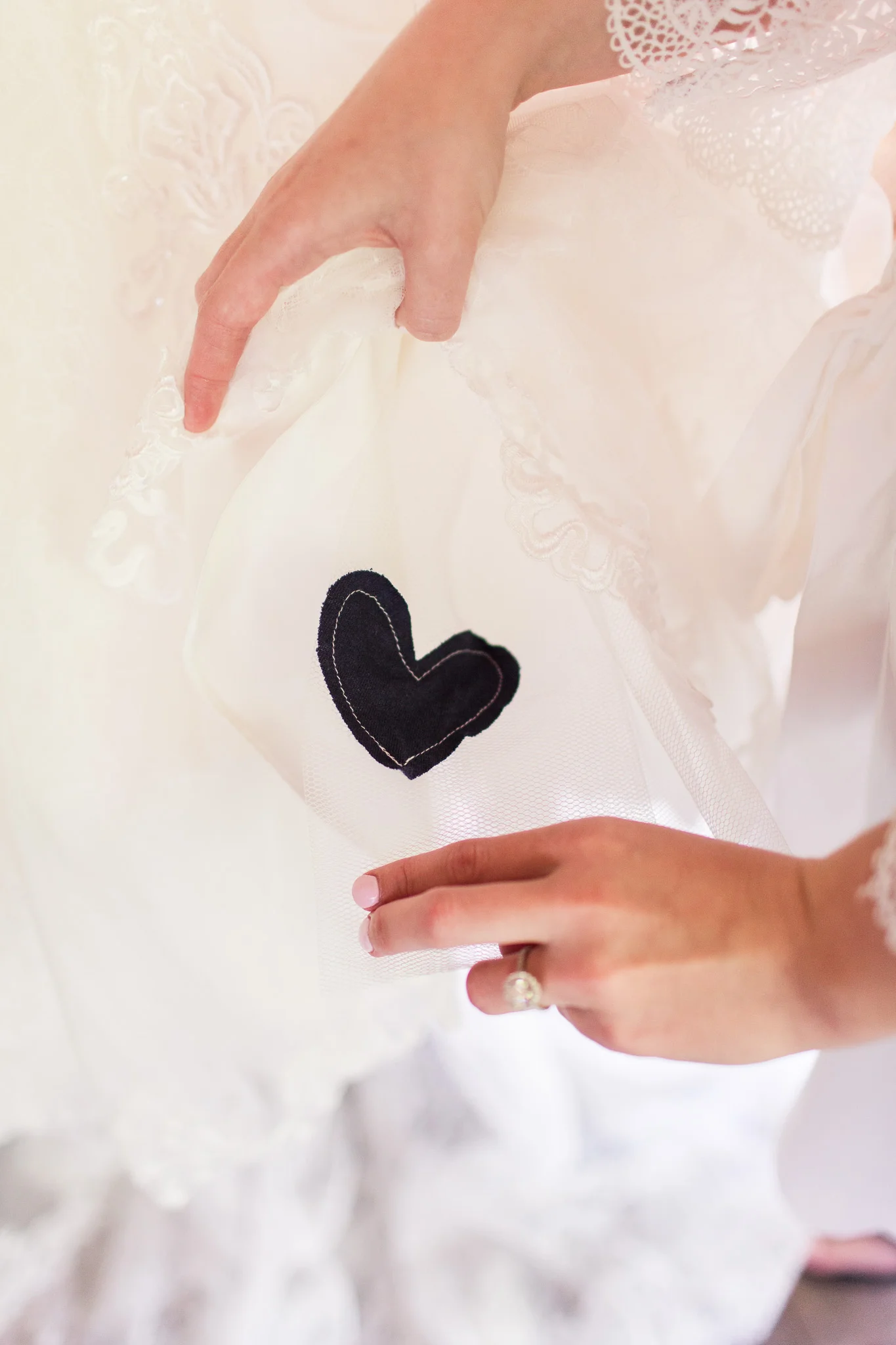 Delfosse Winery Wedding || Charlottesville Vineyard Wedding || Central VA Wedding Photographer || www.ashleyeiban.com