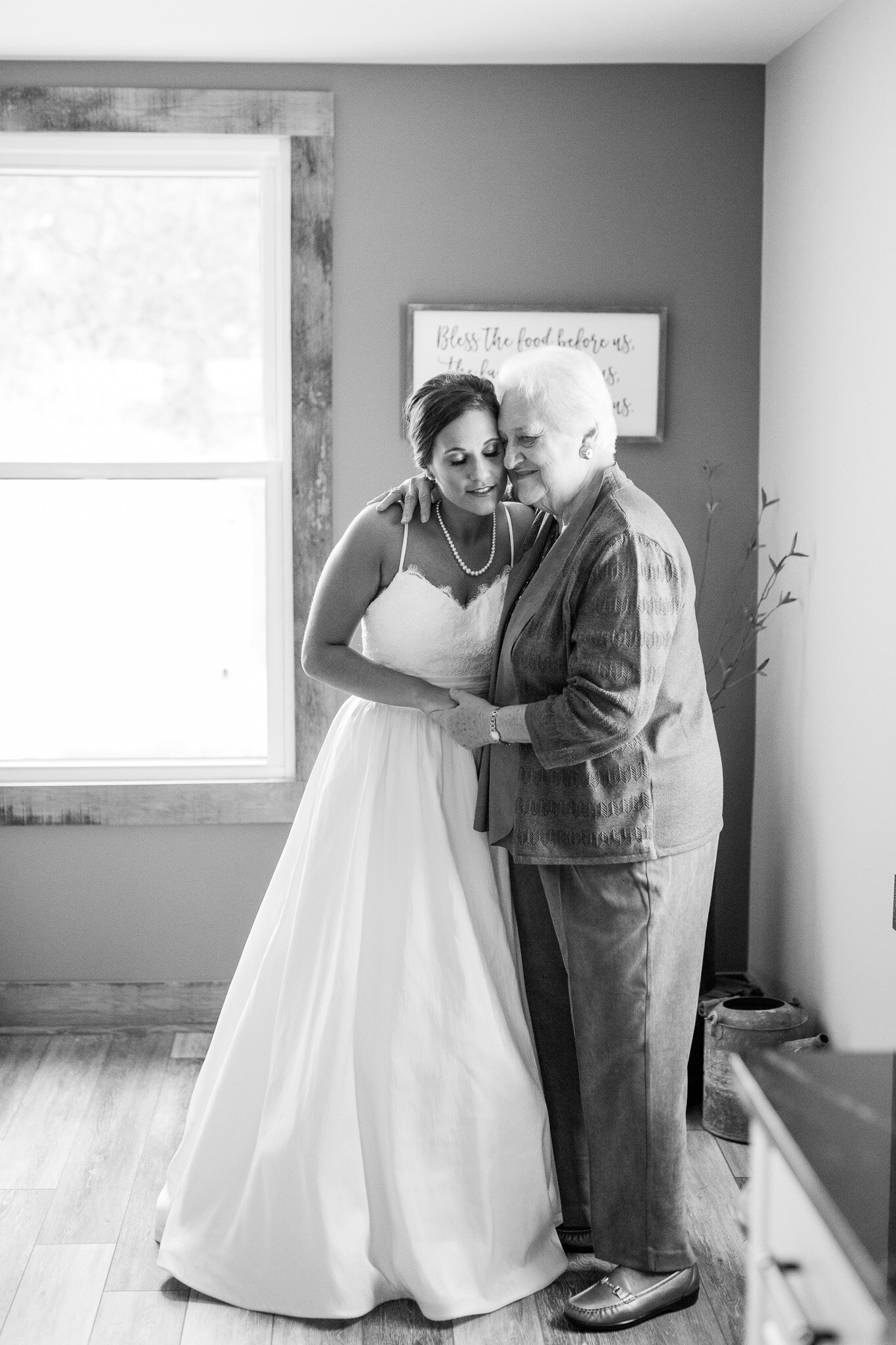 Fall Backyard Wedding in Charlotte Court House in Central Virginia || Lynchburg, VA Wedding Photographer
