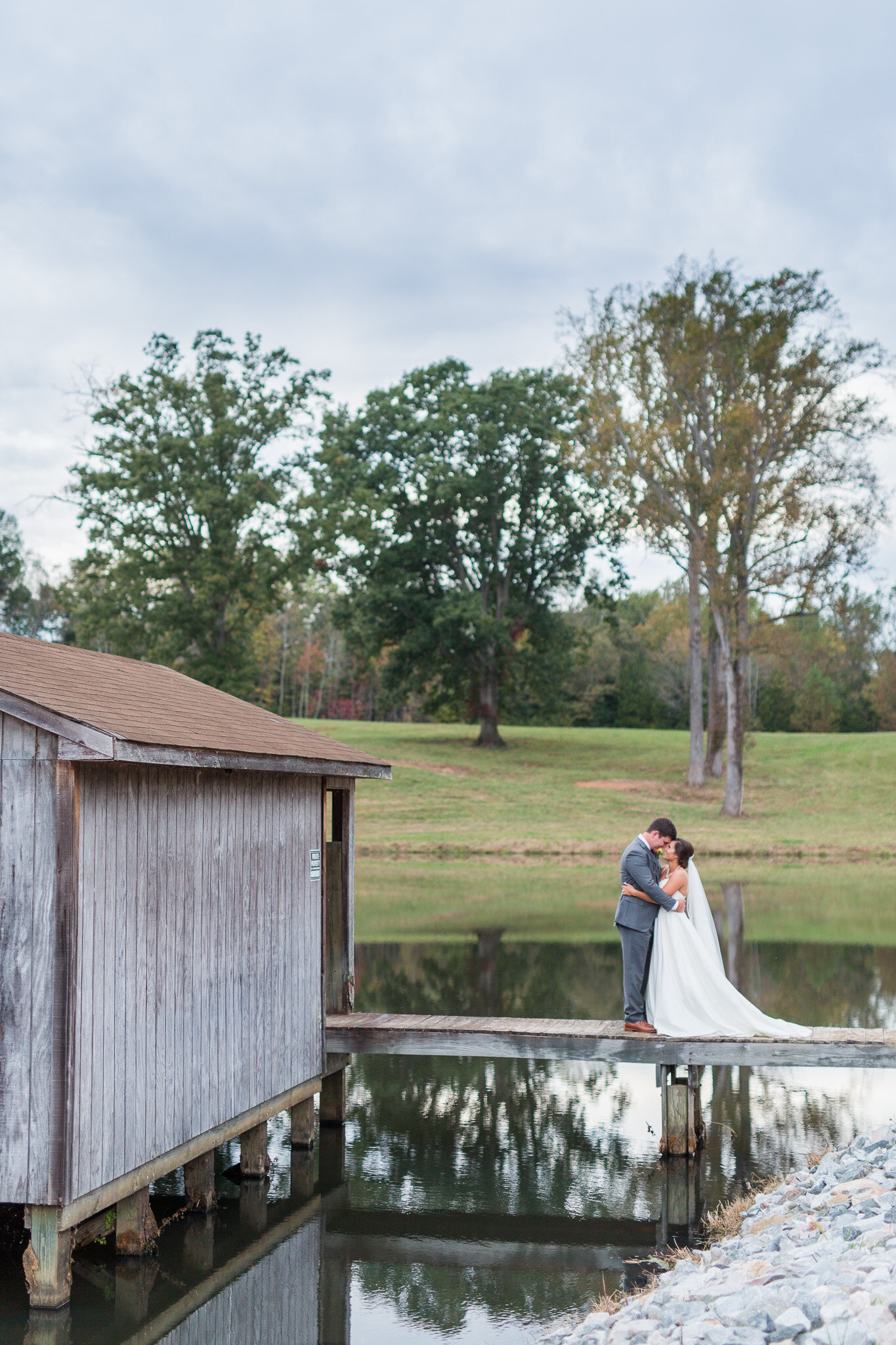 Fall Backyard Wedding in Charlotte Court House in Central Virginia || Lynchburg, VA Wedding Photographer 