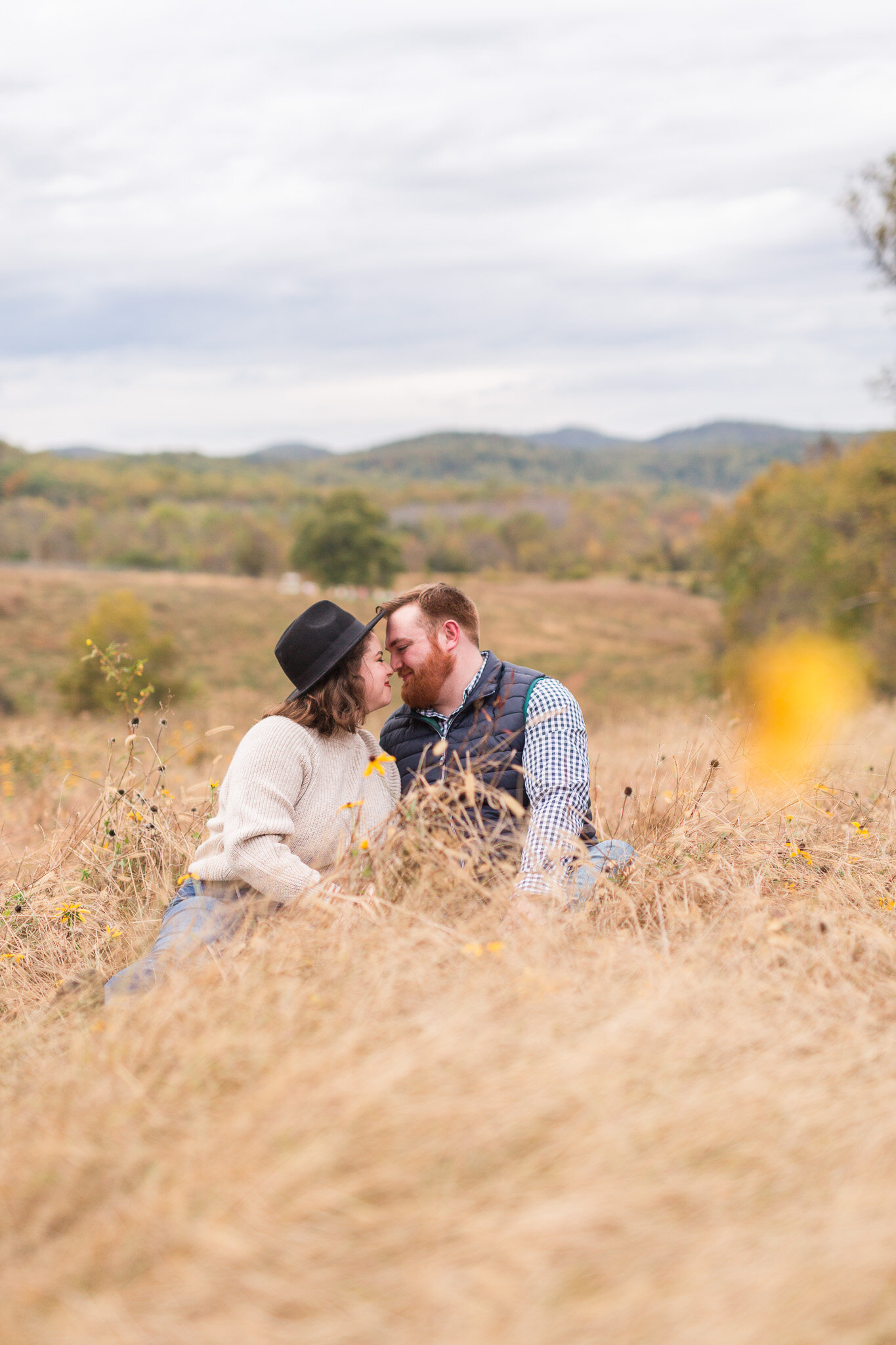 Fall Mountain View Engagement Session || Lynchburg, Virginia Wedding and Engagement Photographer || Sweet Briar College Engagement Photos