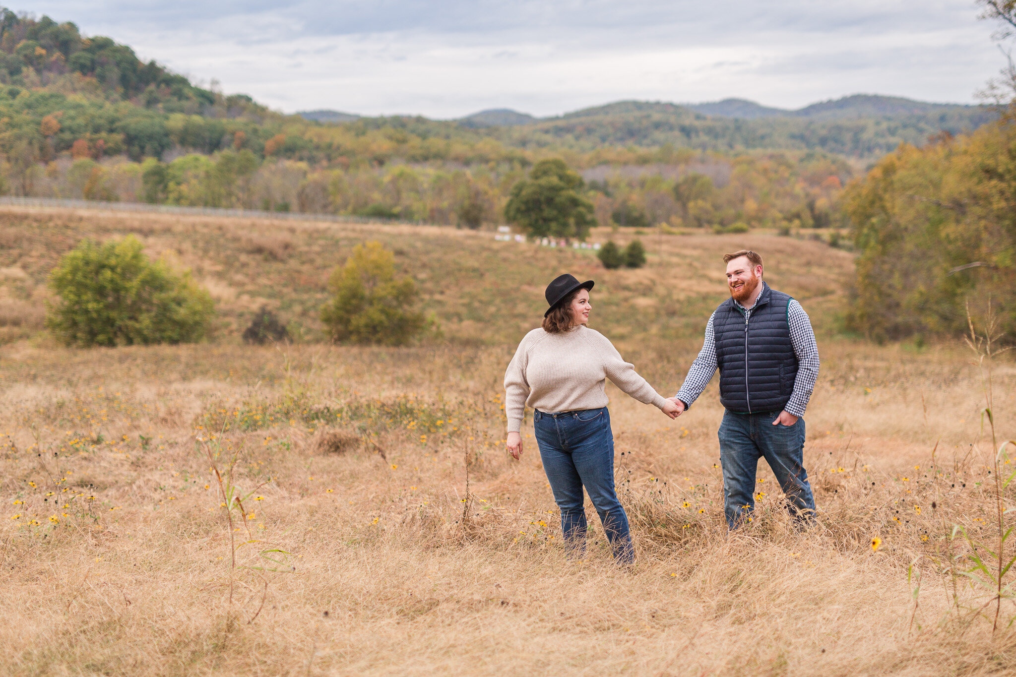Fall Mountain View Engagement Session || Lynchburg, Virginia Wedding and Engagement Photographer || Sweet Briar College Engagement Photos