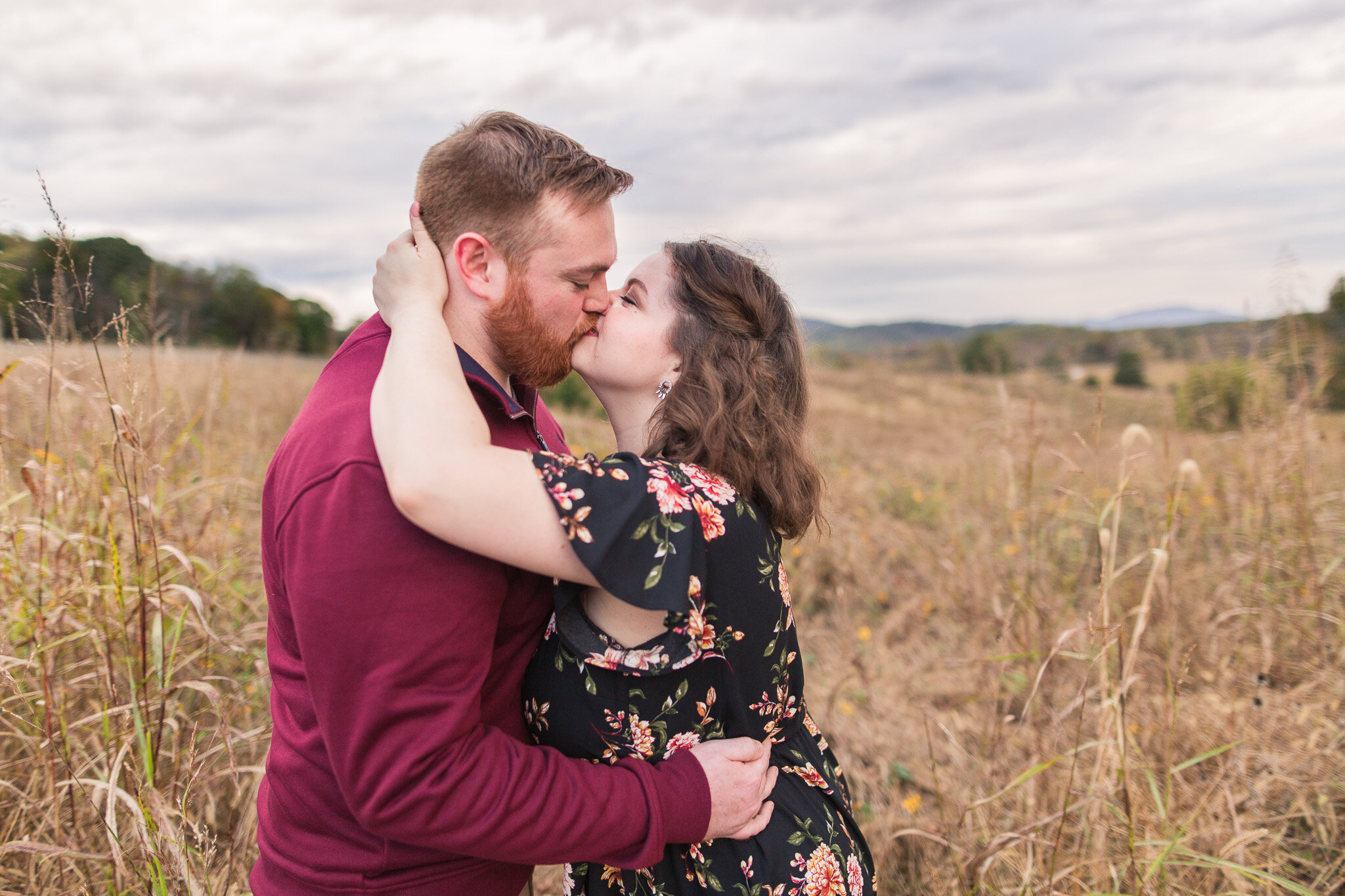 Fall Mountain View Engagement Session || Lynchburg, Virginia Wedding and Engagement Photographer || Sweet Briar College Engagement Photos