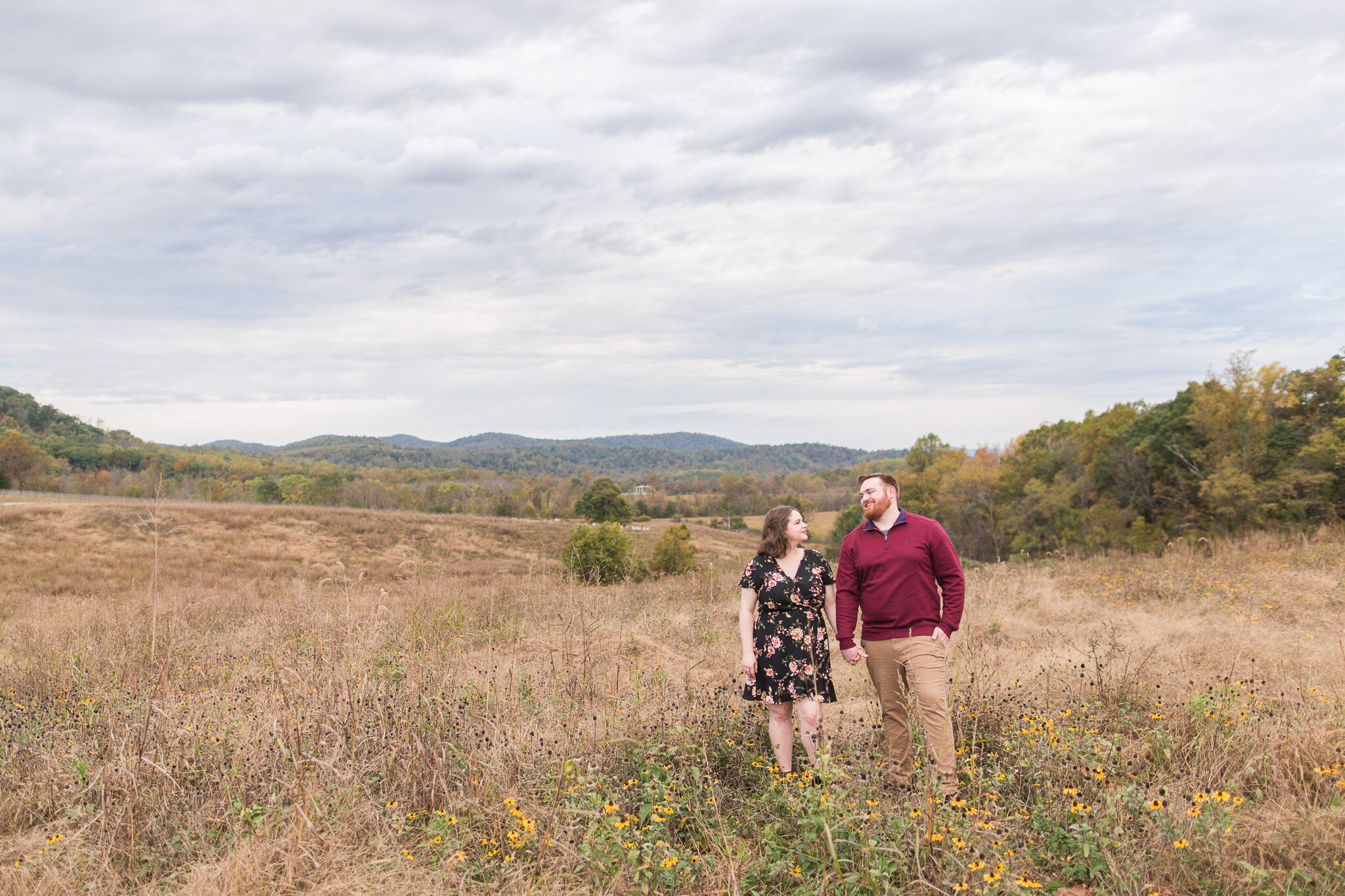 Fall Mountain View Engagement Session || Lynchburg, Virginia Wedding and Engagement Photographer || Sweet Briar College Engagement Photos